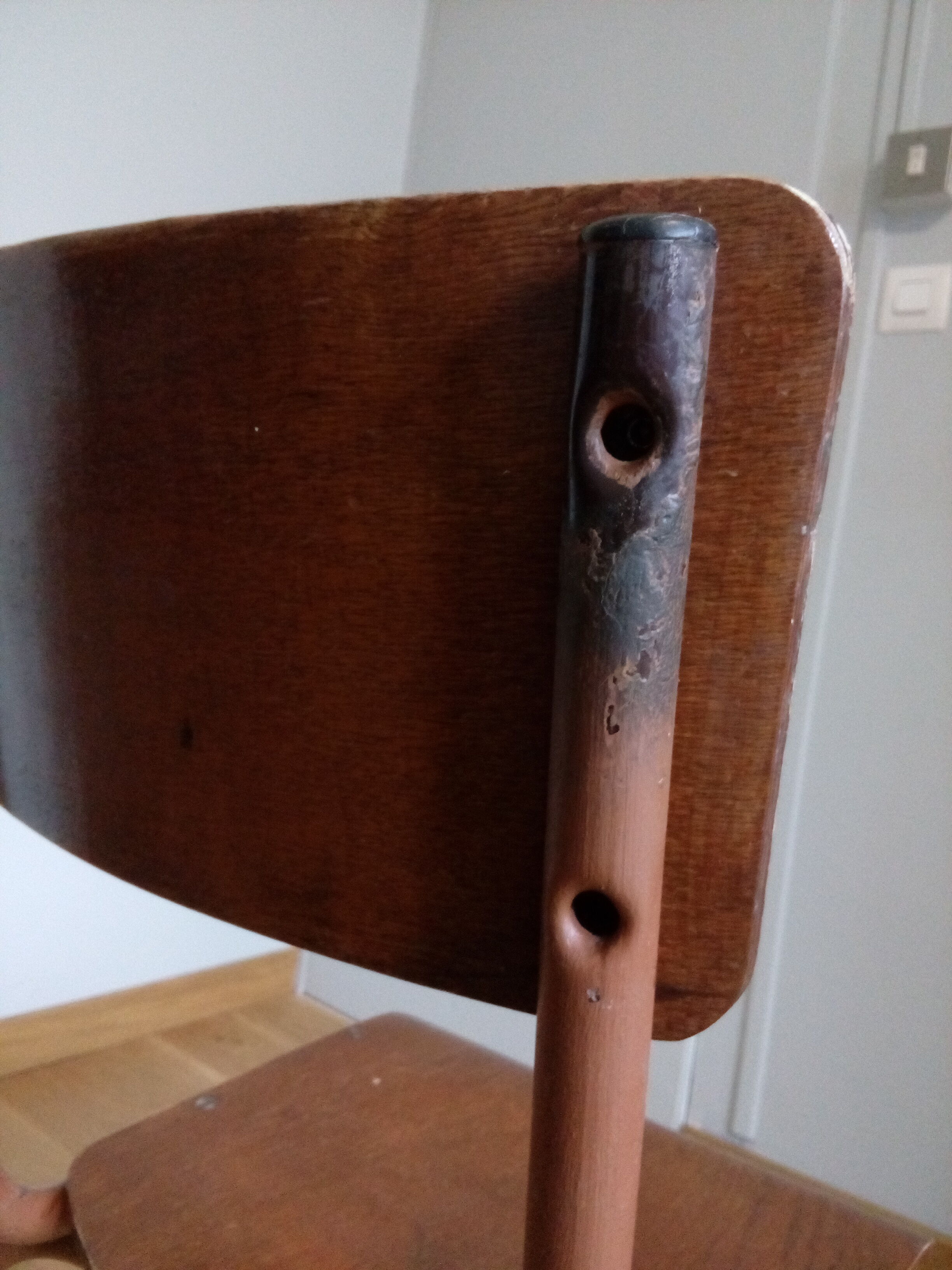 adult school chair