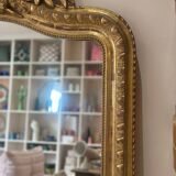 Miroir ancien de style Louis XVI, doré à la feuille