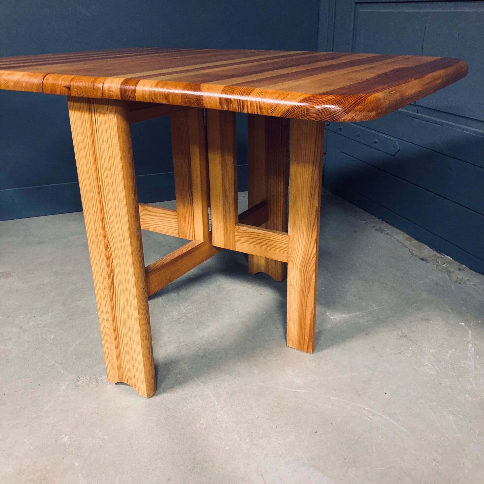 Drop-leaf table, Danish 1970s, solid pine
