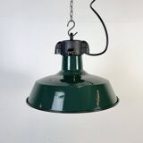 Lampe à suspension industrielle française en émail vert foncé, années 1960
