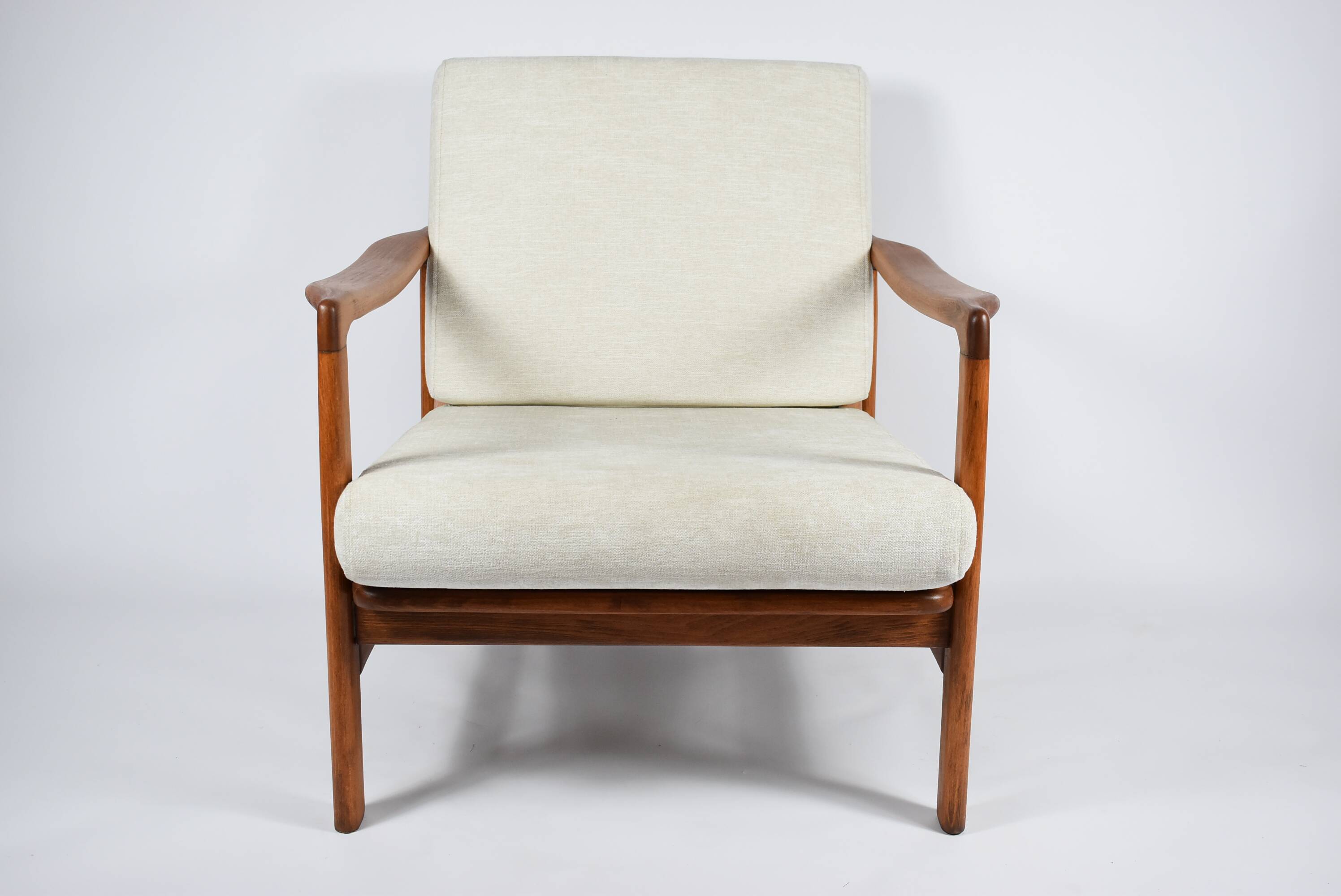 Fauteuil scandinave original Baczyk, années 1960, rénovation, beige, teck