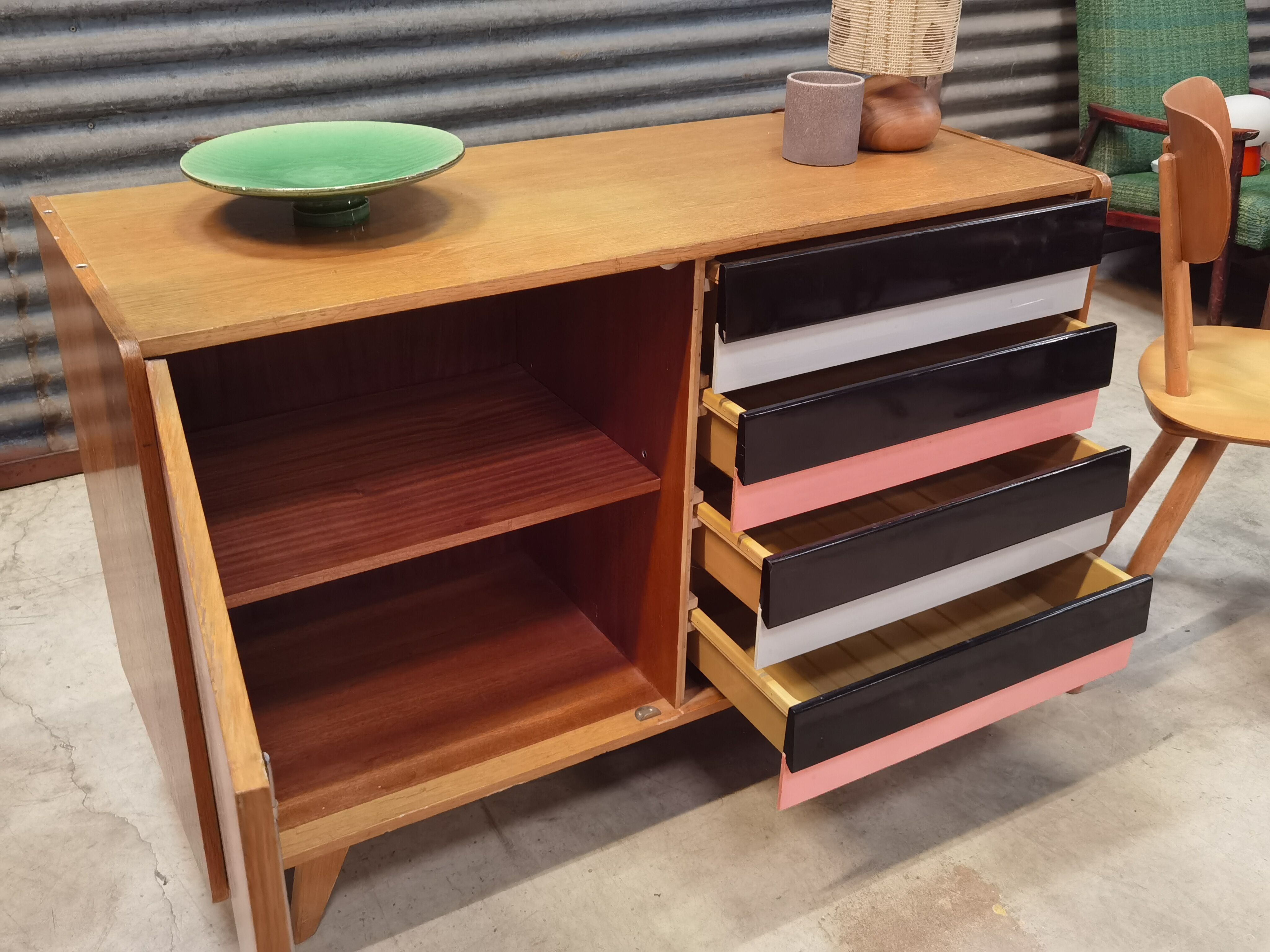 Buffet U 458 Jiri Jiroutek pour Interier Praha 1960