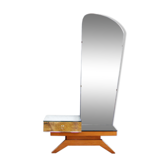 Hairdresser of the 50s/60s vintage