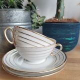 Set of 2 porcelain cups with saucers