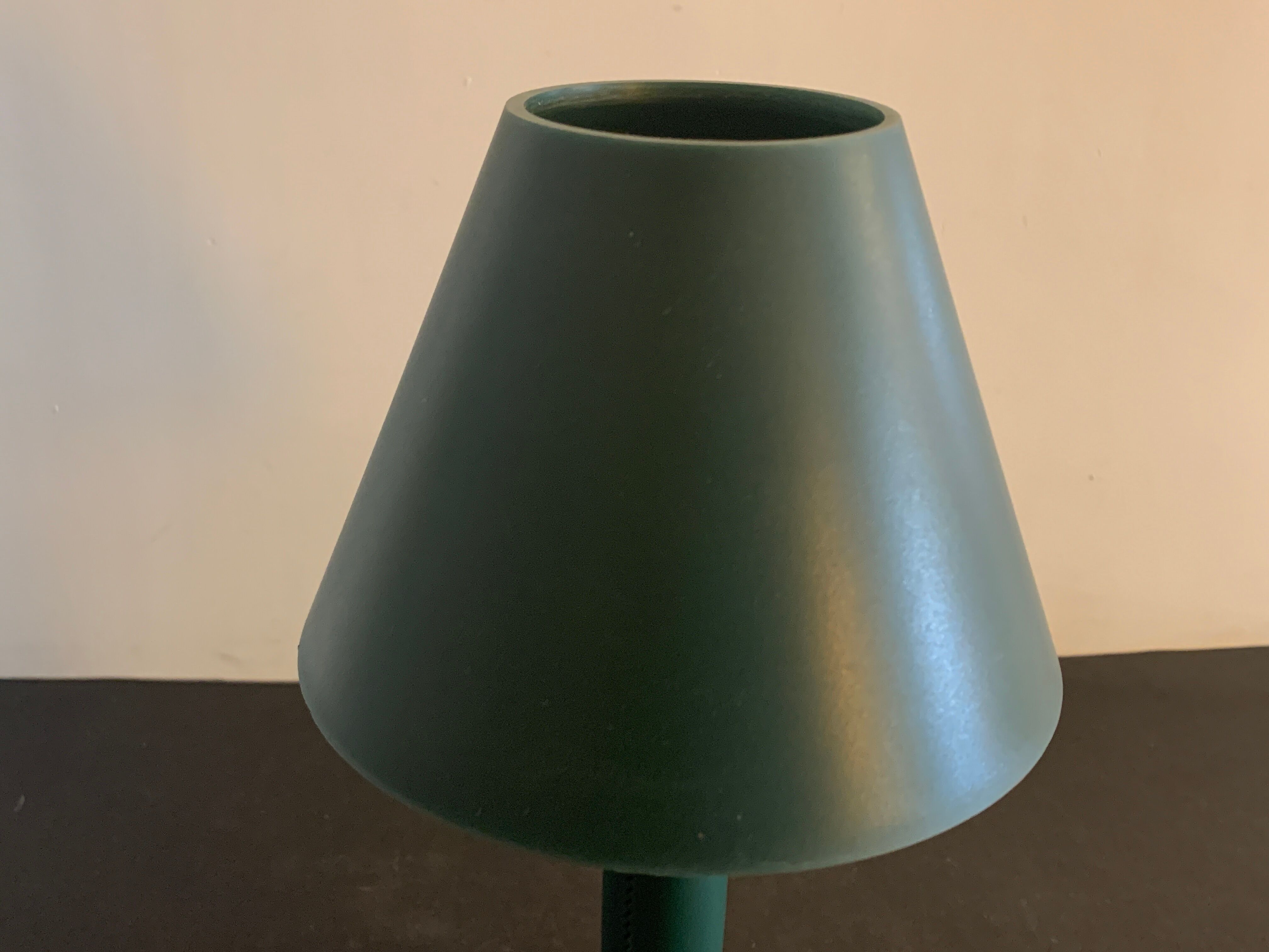 English green lamp Miss Sissi de Flos, design Philippe Starck