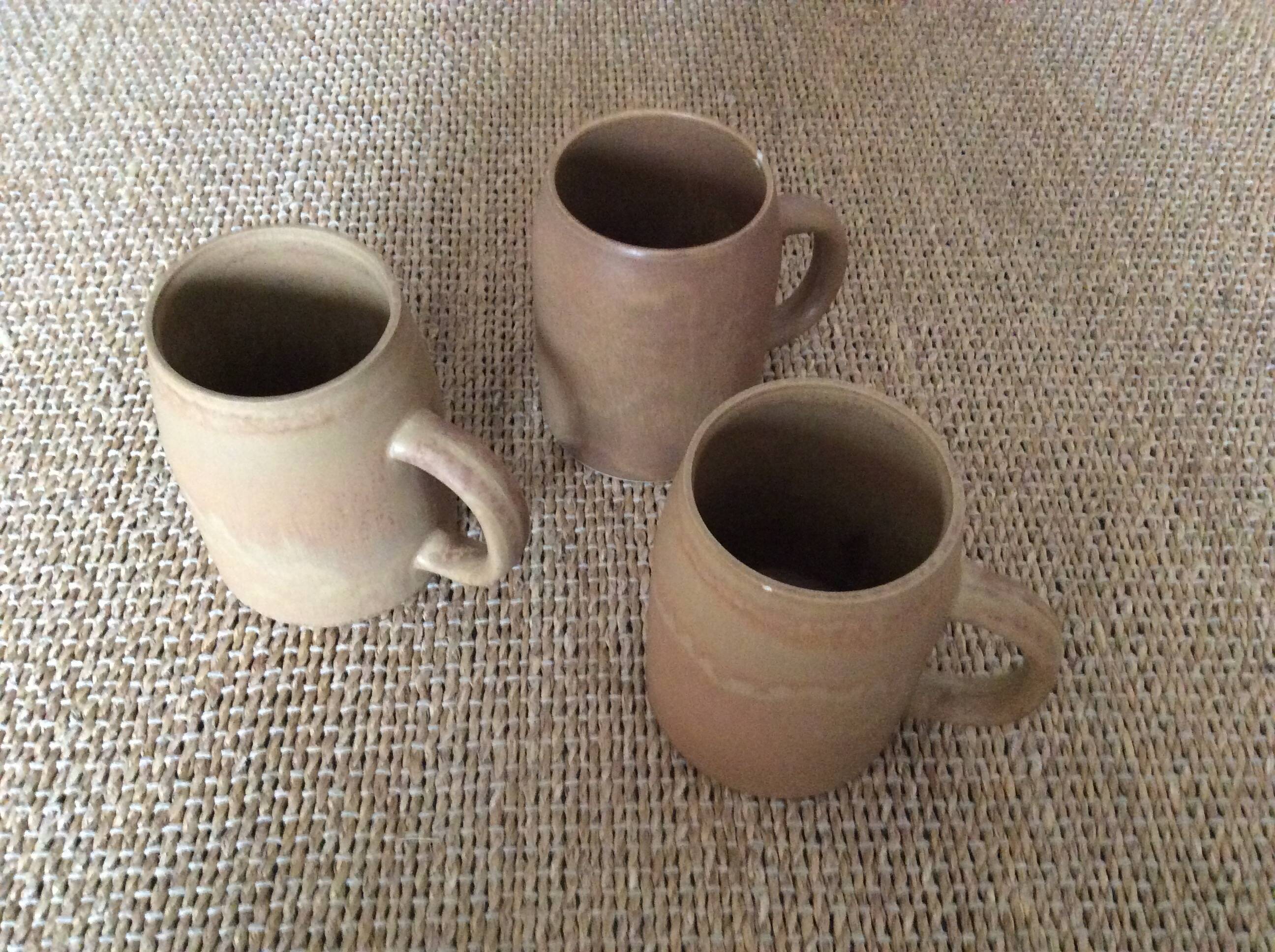 3 stoneware mugs