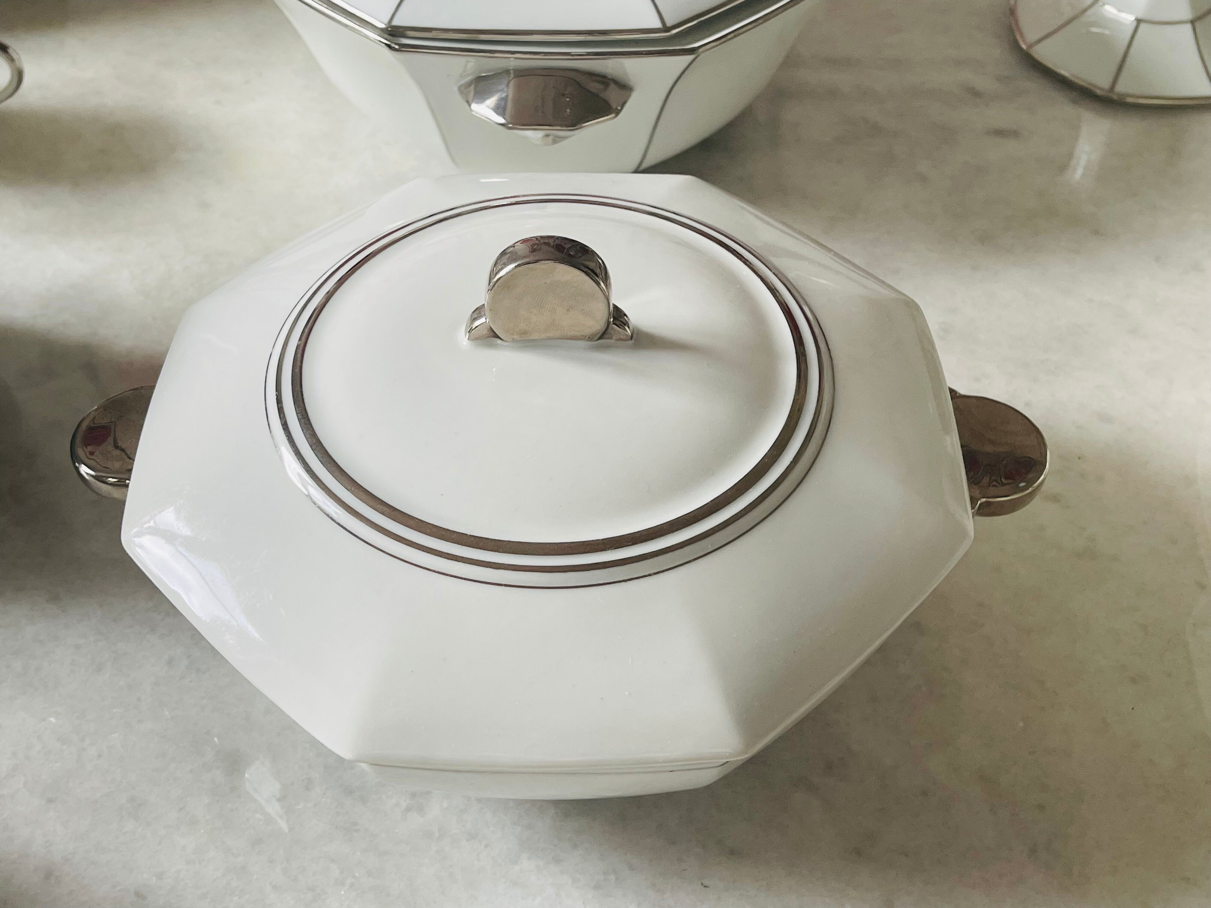 Bernardaud rare table service with platinum pattern art deco