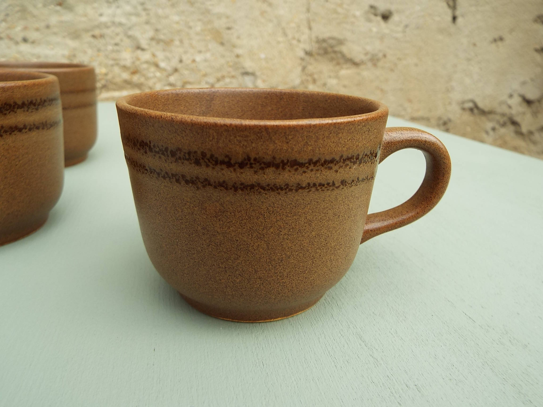 6 stoneware cups
