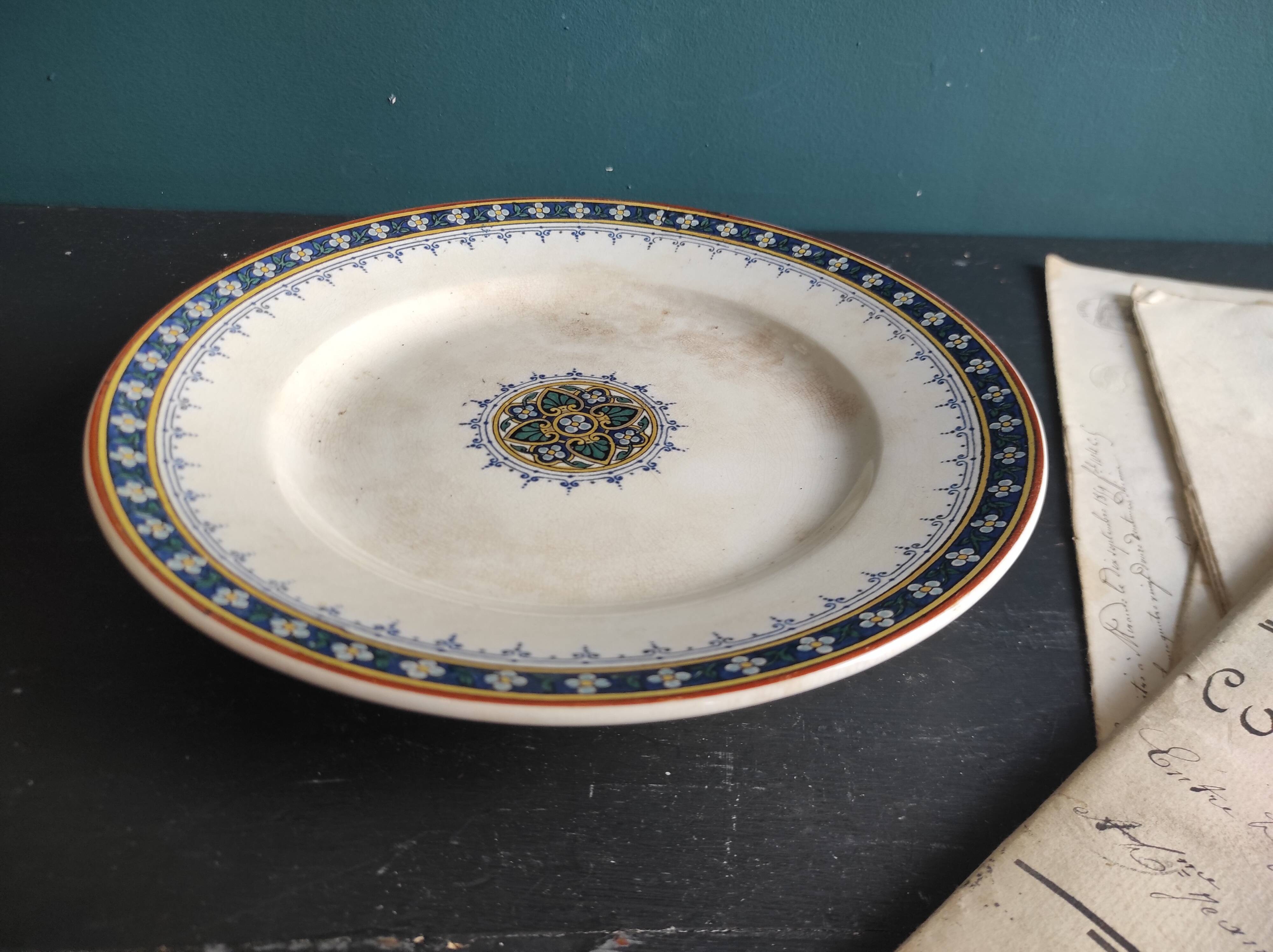 French vintage cake plate or cake stand for desserts or fruit, Sarreguemines, mod. Myosotis