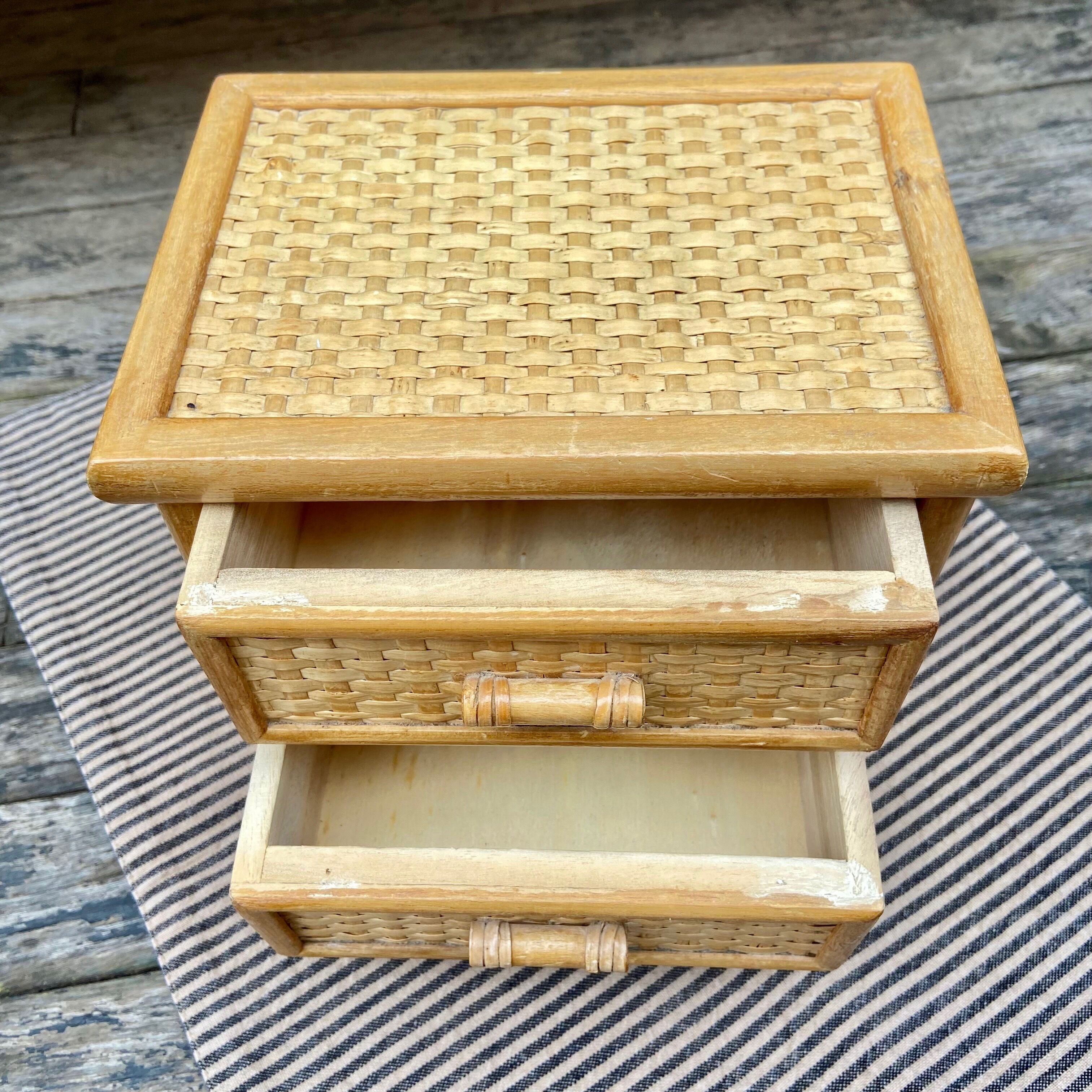 Coffre à bijoux commode en rotin