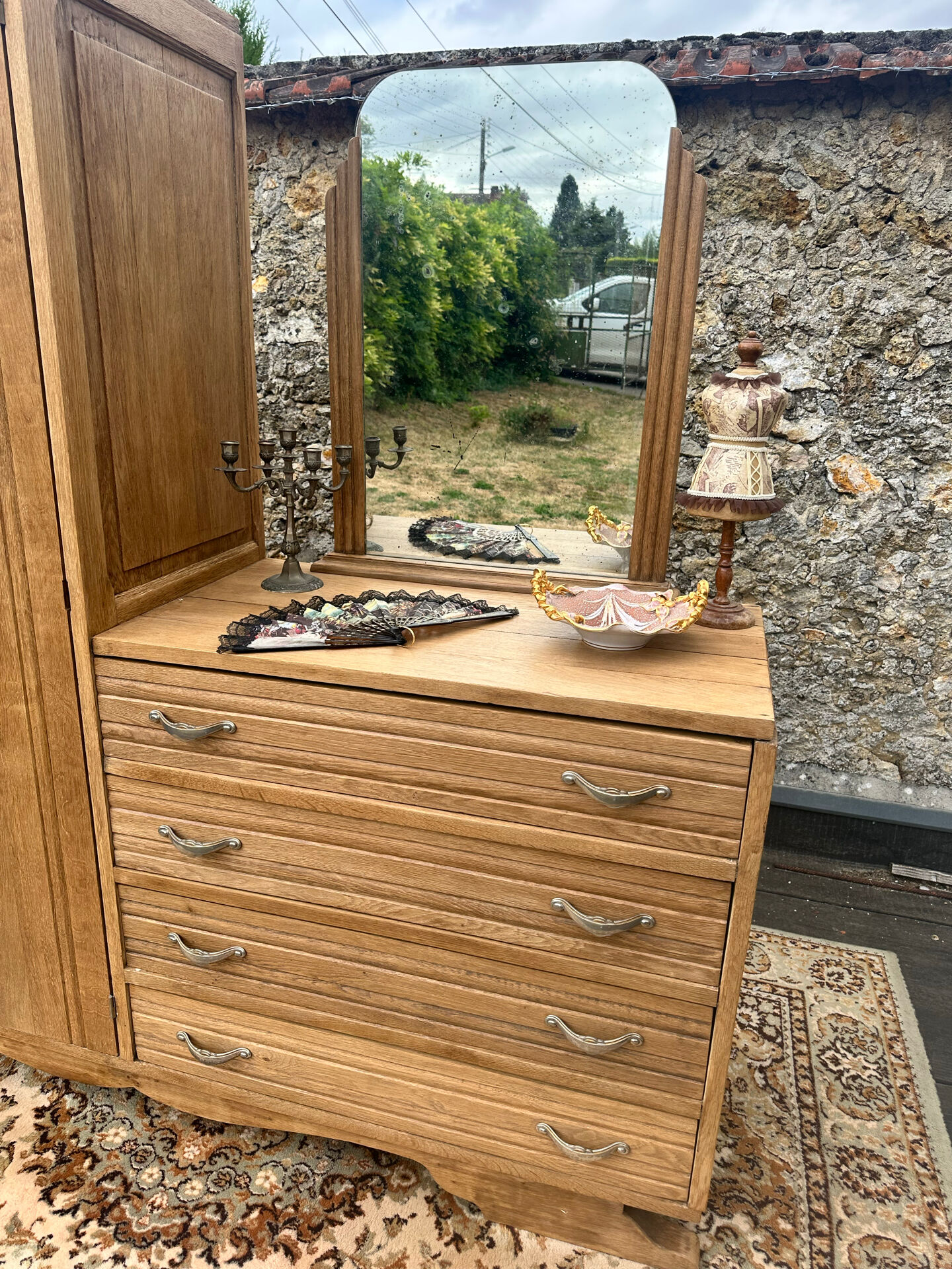 Wardrobe chest