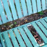Folding garden bench