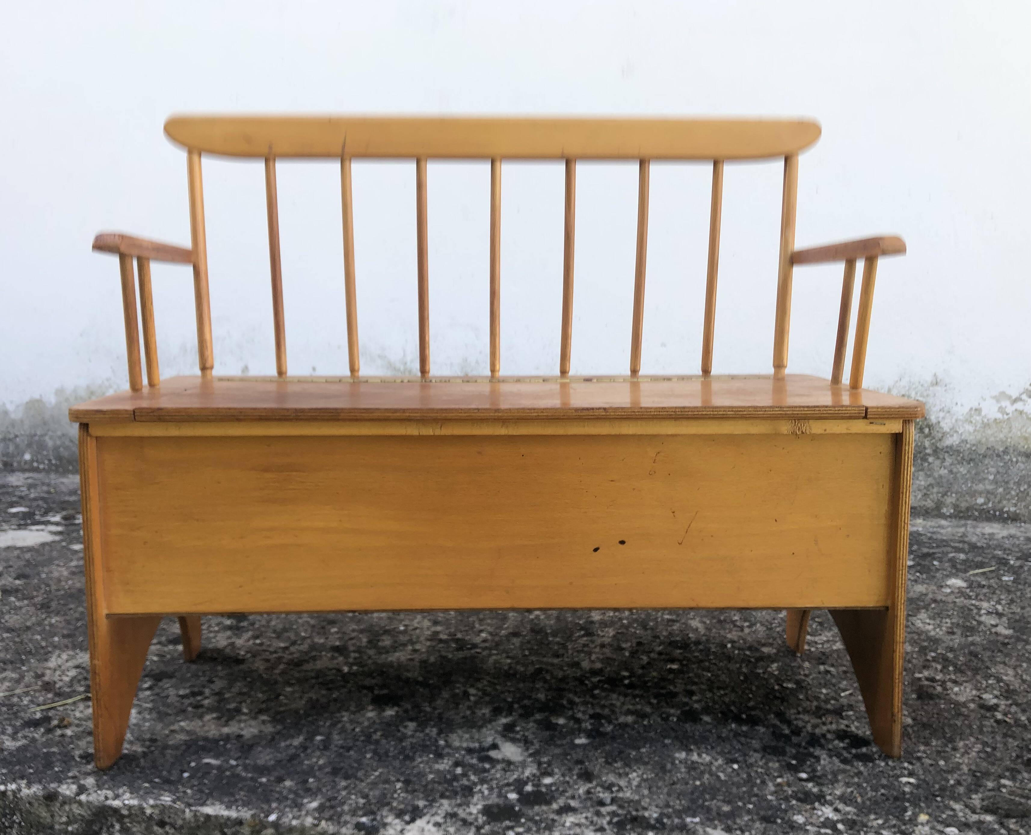 Vintage 60s wooden children's chest bench