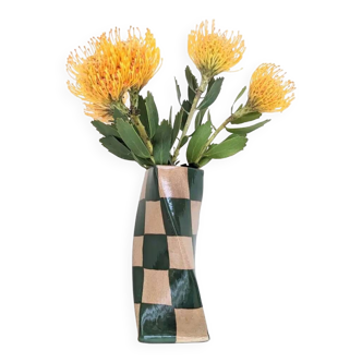 Vase torsadé