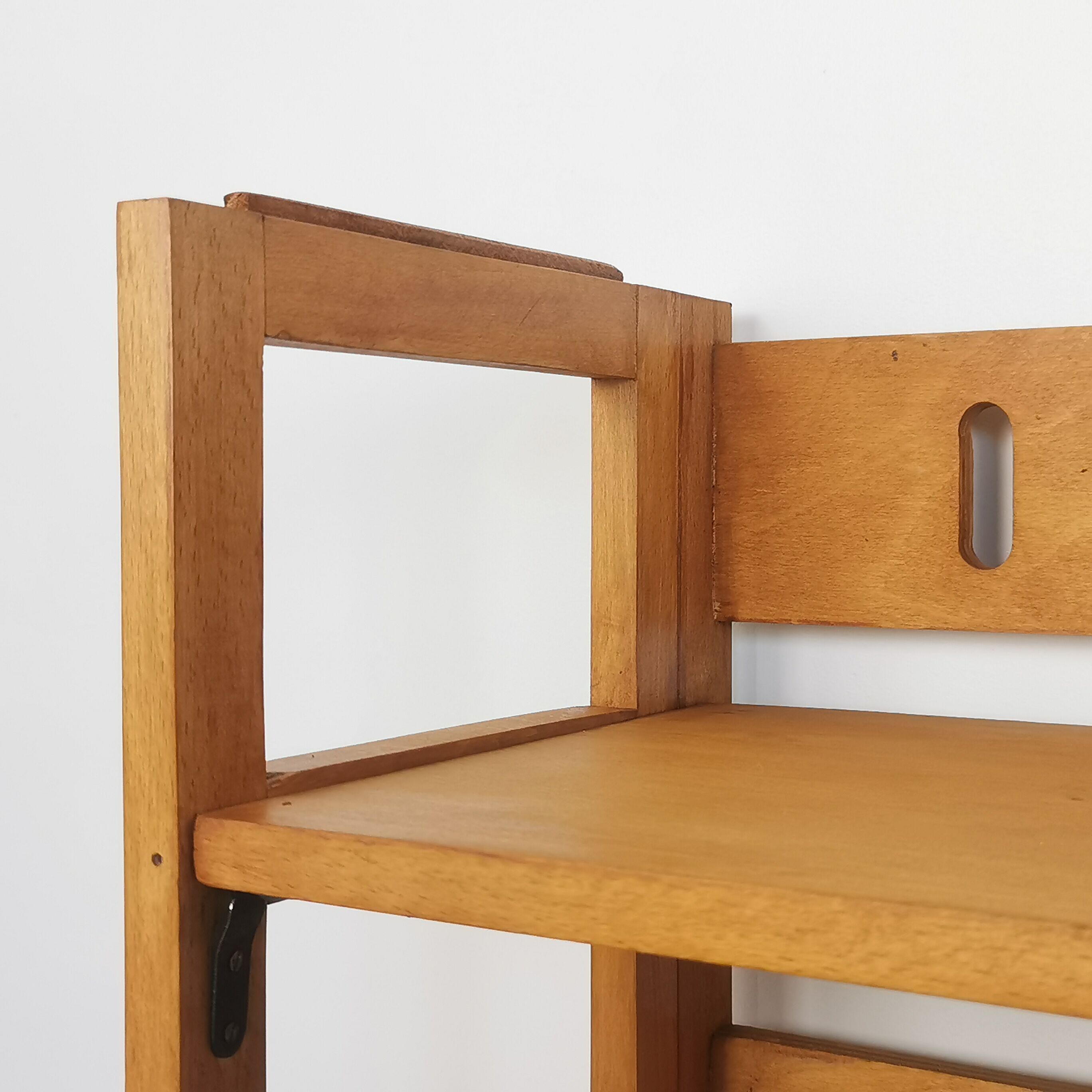 Folding bookcase shelf