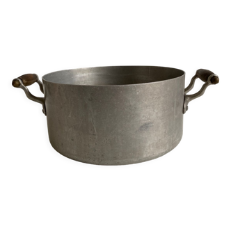 Old aluminum pot JAPY