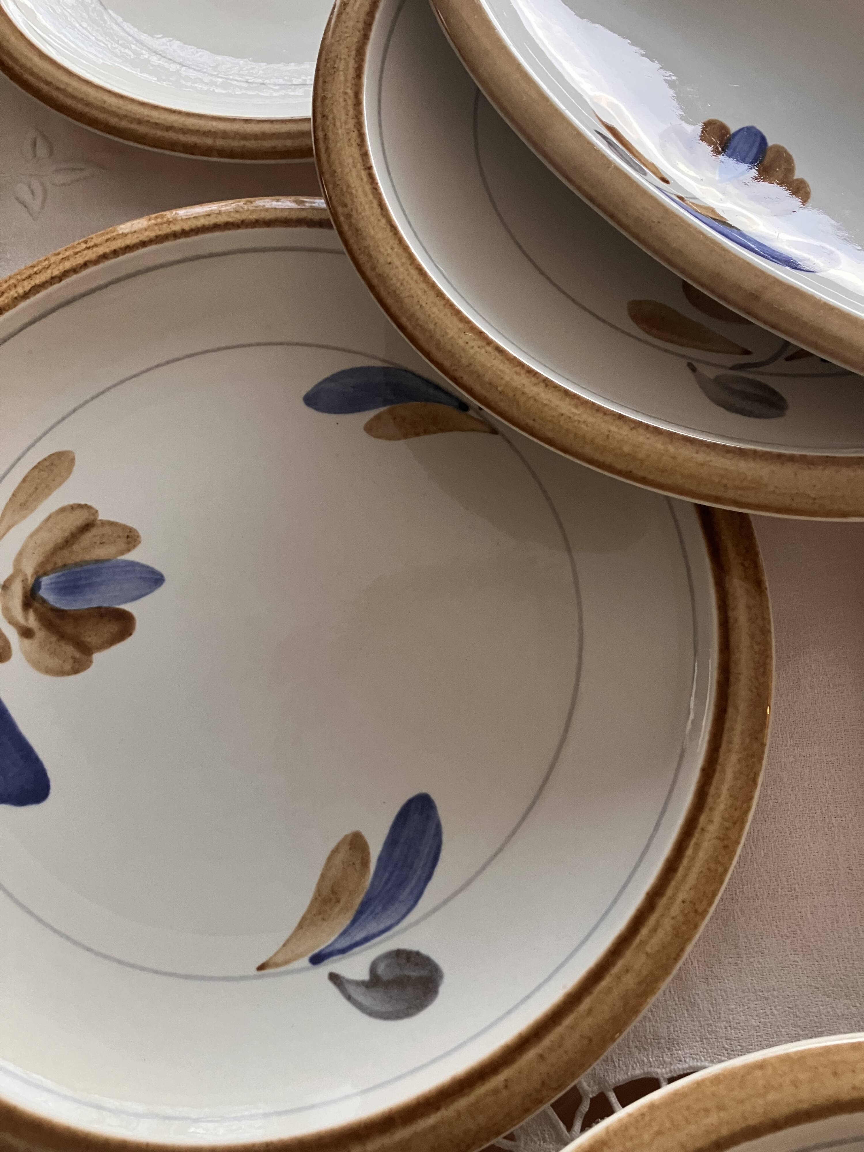 Service of flat plates Boch Keramis La Louvière Belgium for 19 settings.