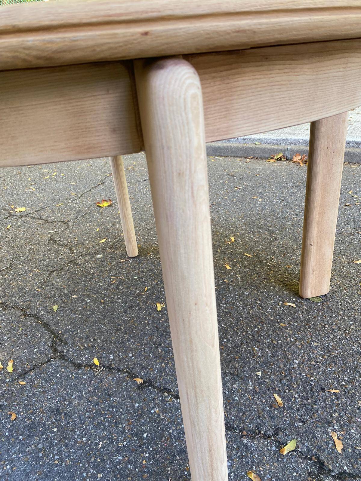Scandinavian round extendable dining table stripped in oak 1980