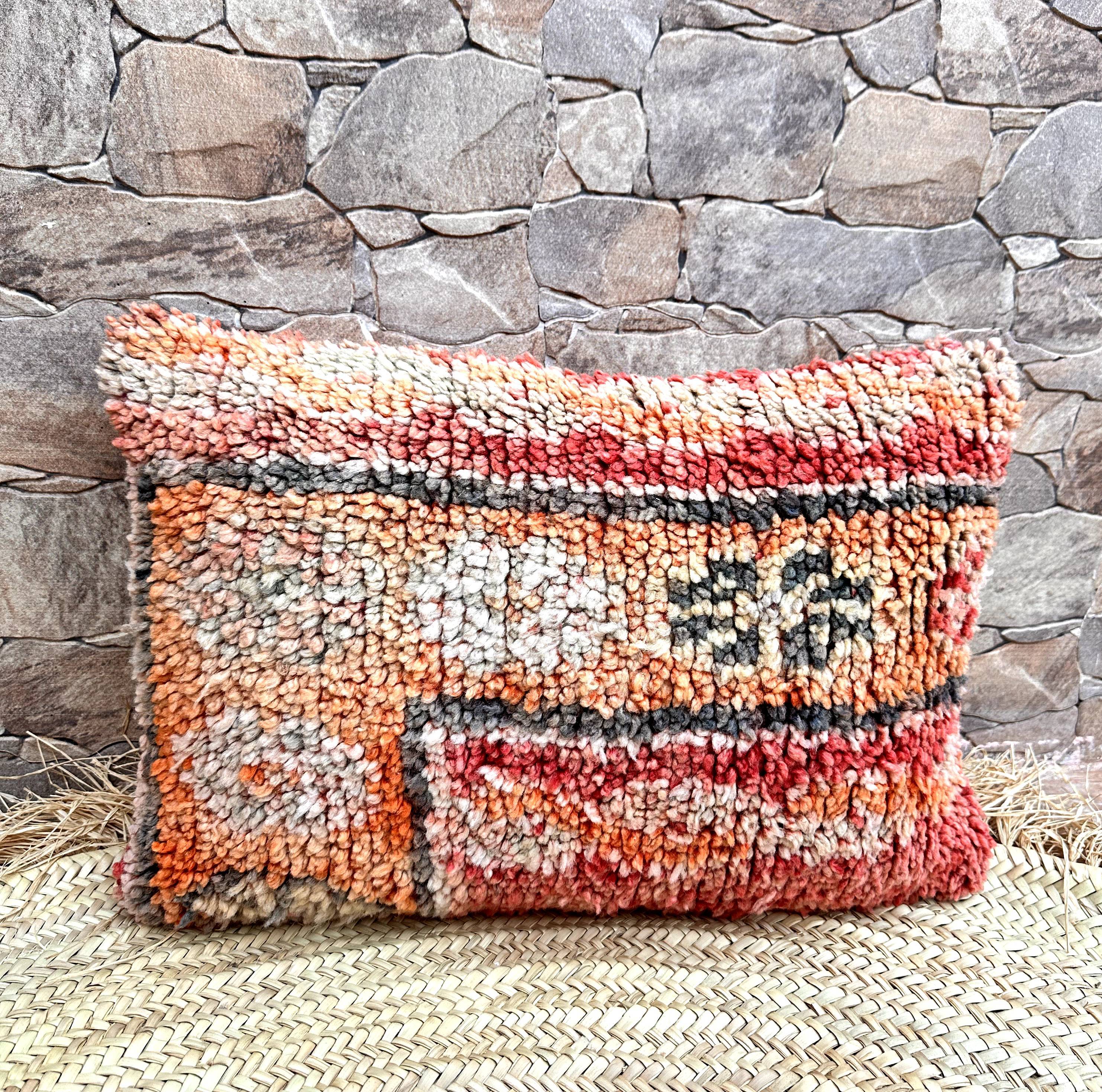 Vintage Moroccan, Berber bujaad pillow, decorative pillow, Berber cushion.