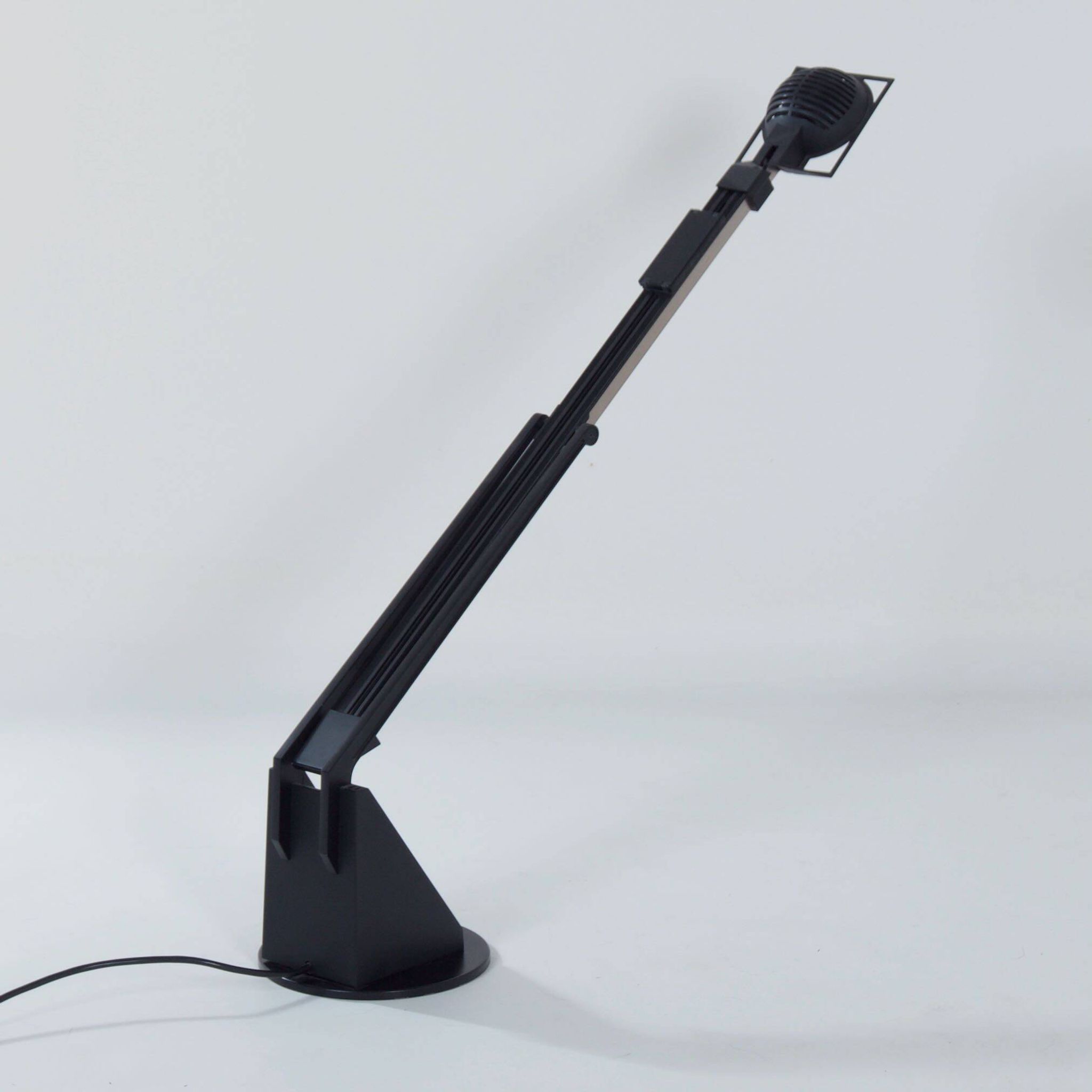 Italian Desk Lamp “Fila” by Chanan Gardi for Sirrah, 1980s