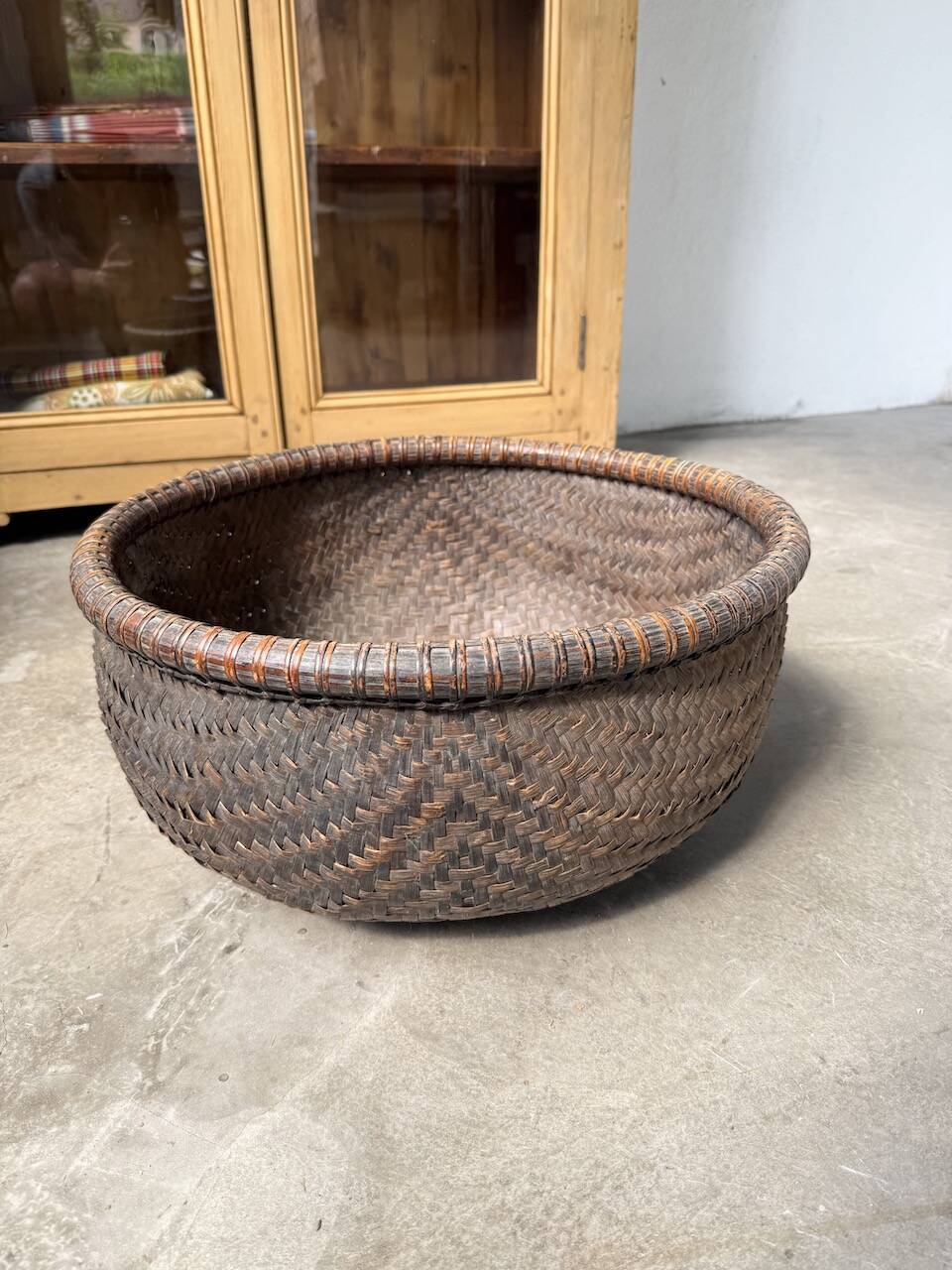 Vietnamese tea basket, mid-20th century