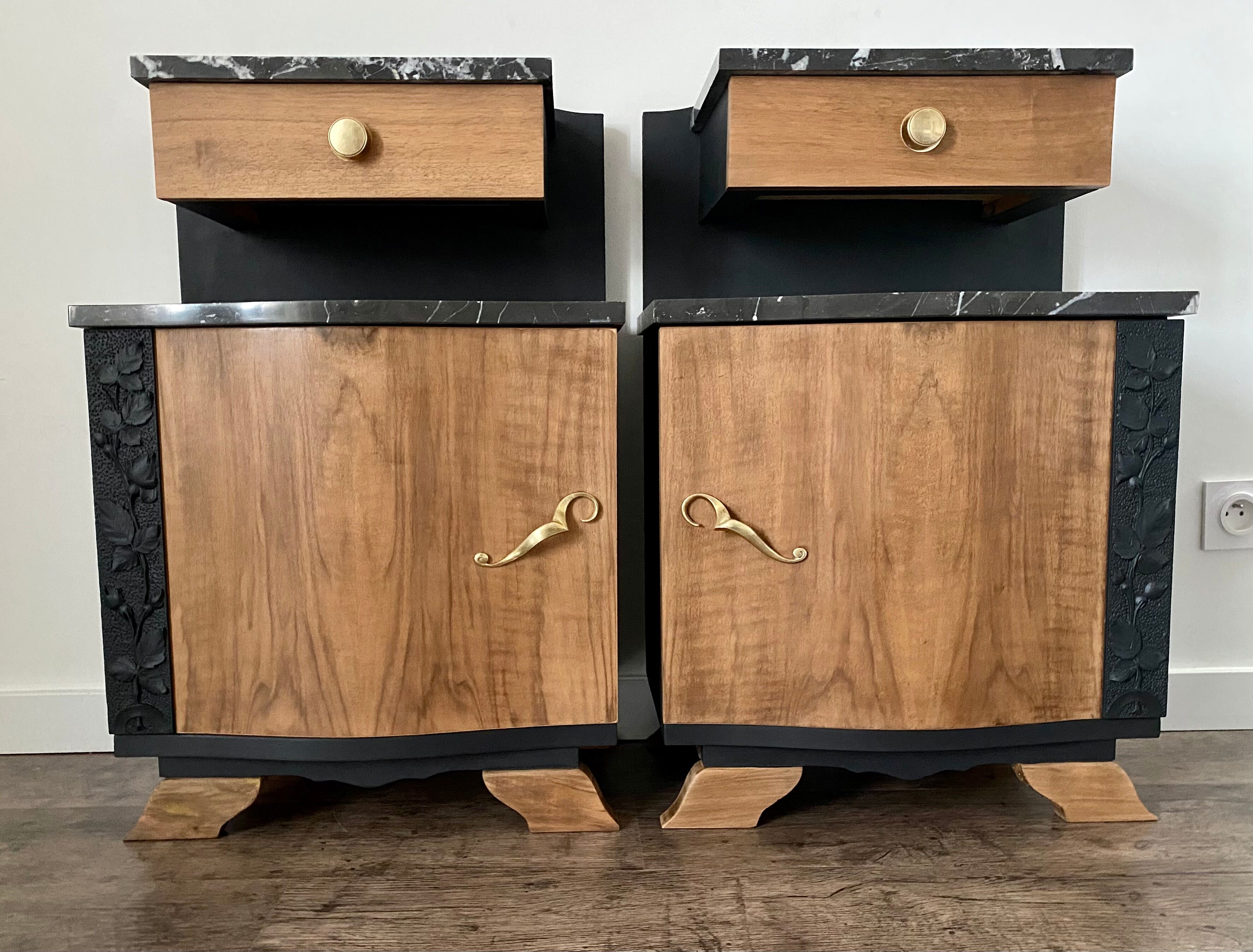 Paire de chevets Art Deco noir et bois