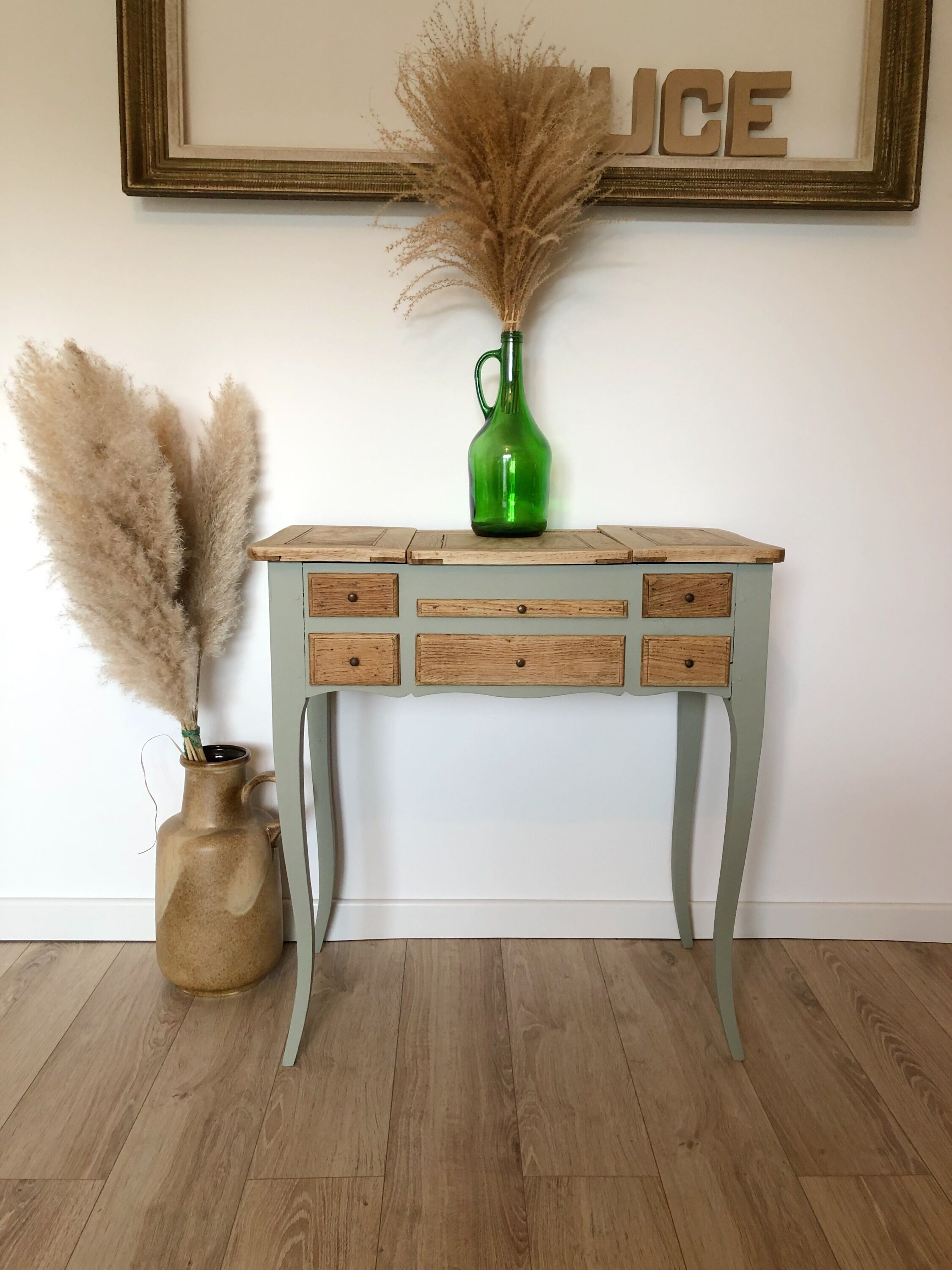Vintage dressing table "romantic" style