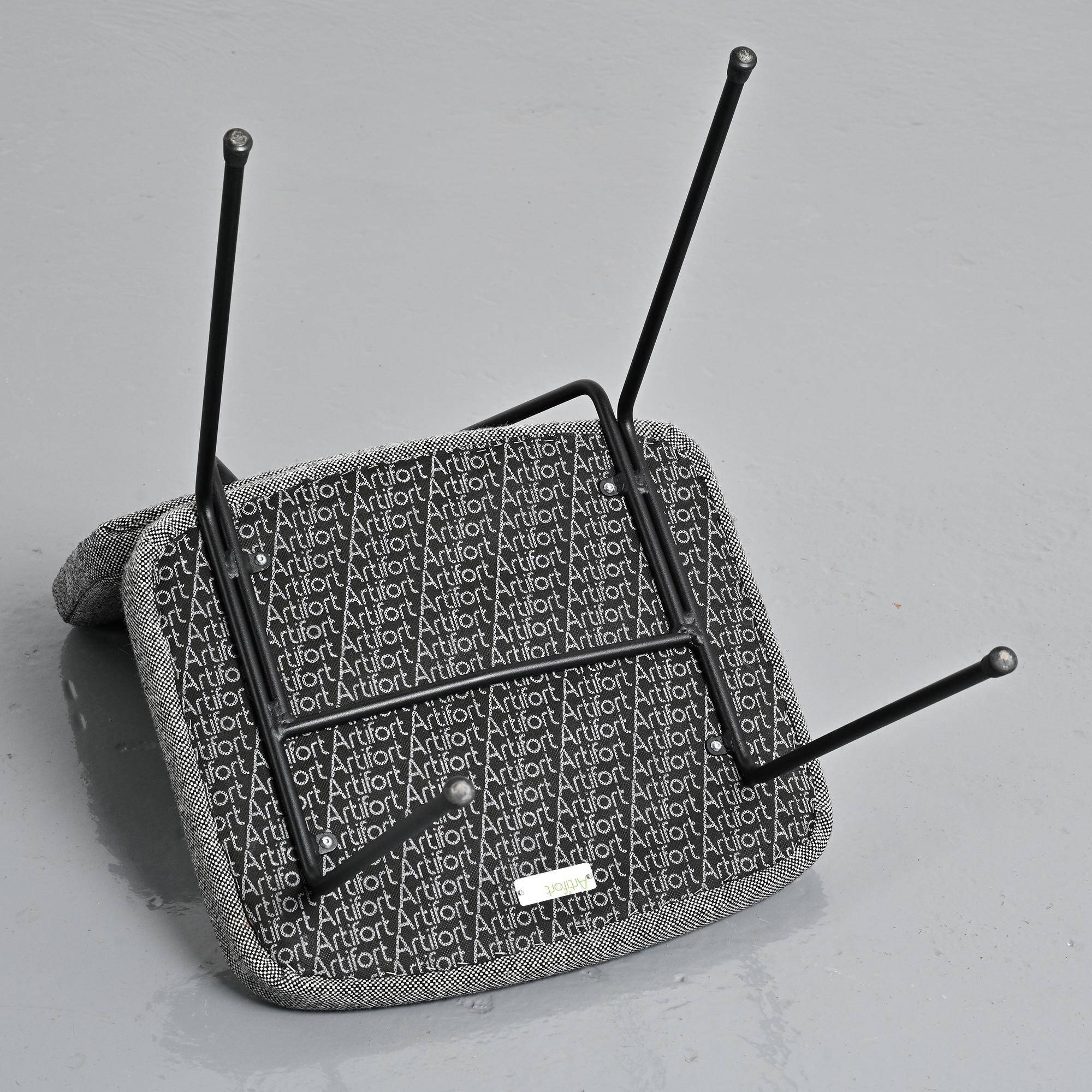 Set of 8 F0907 Moulin chairs by Pierre Paulin, Artifort around 2000.