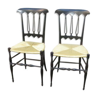 2 chaises en bois laqué vers 1950