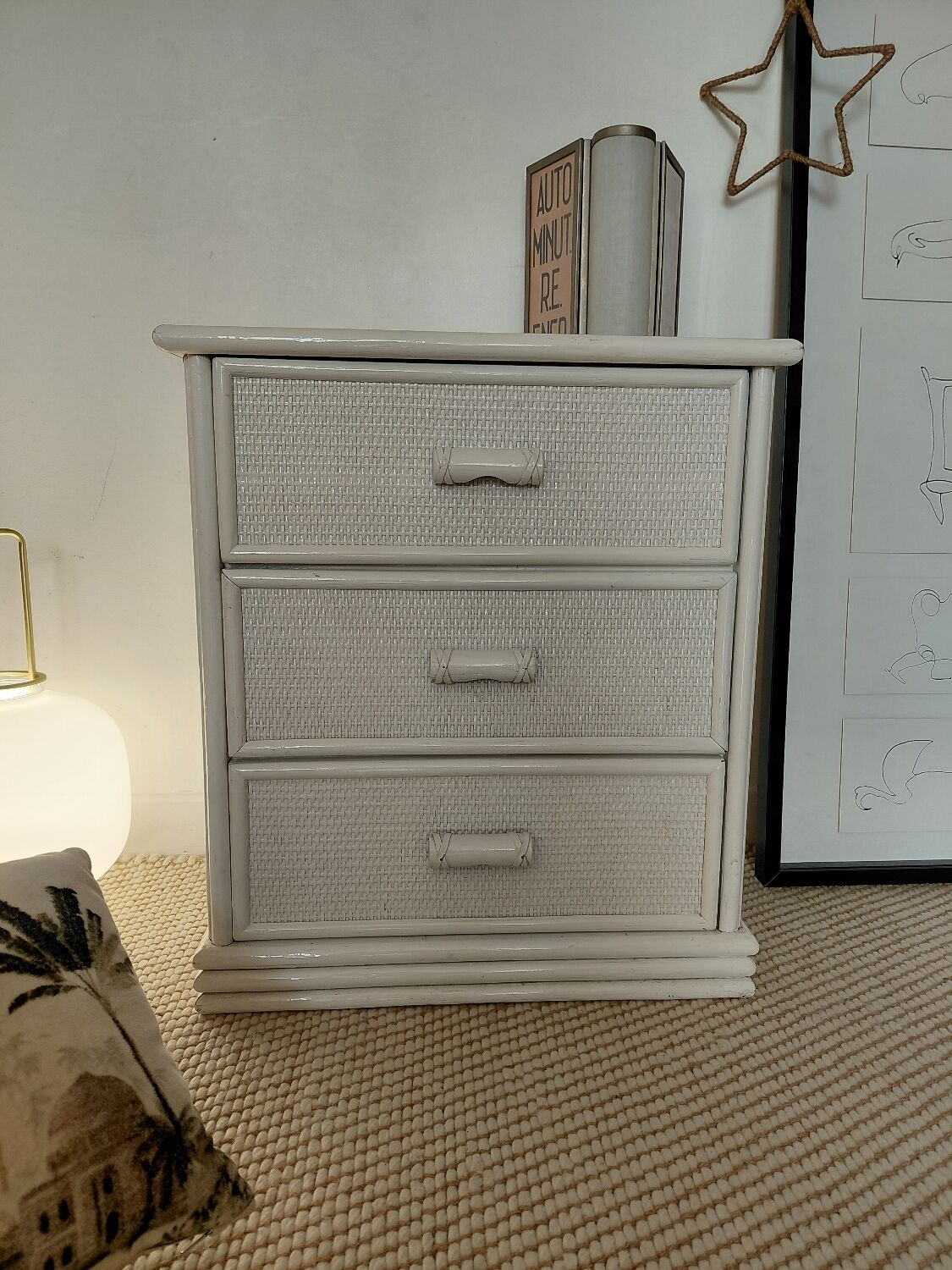 Vintage cane chest of drawers with 3 drawers - white patinated wood - seaside spirit