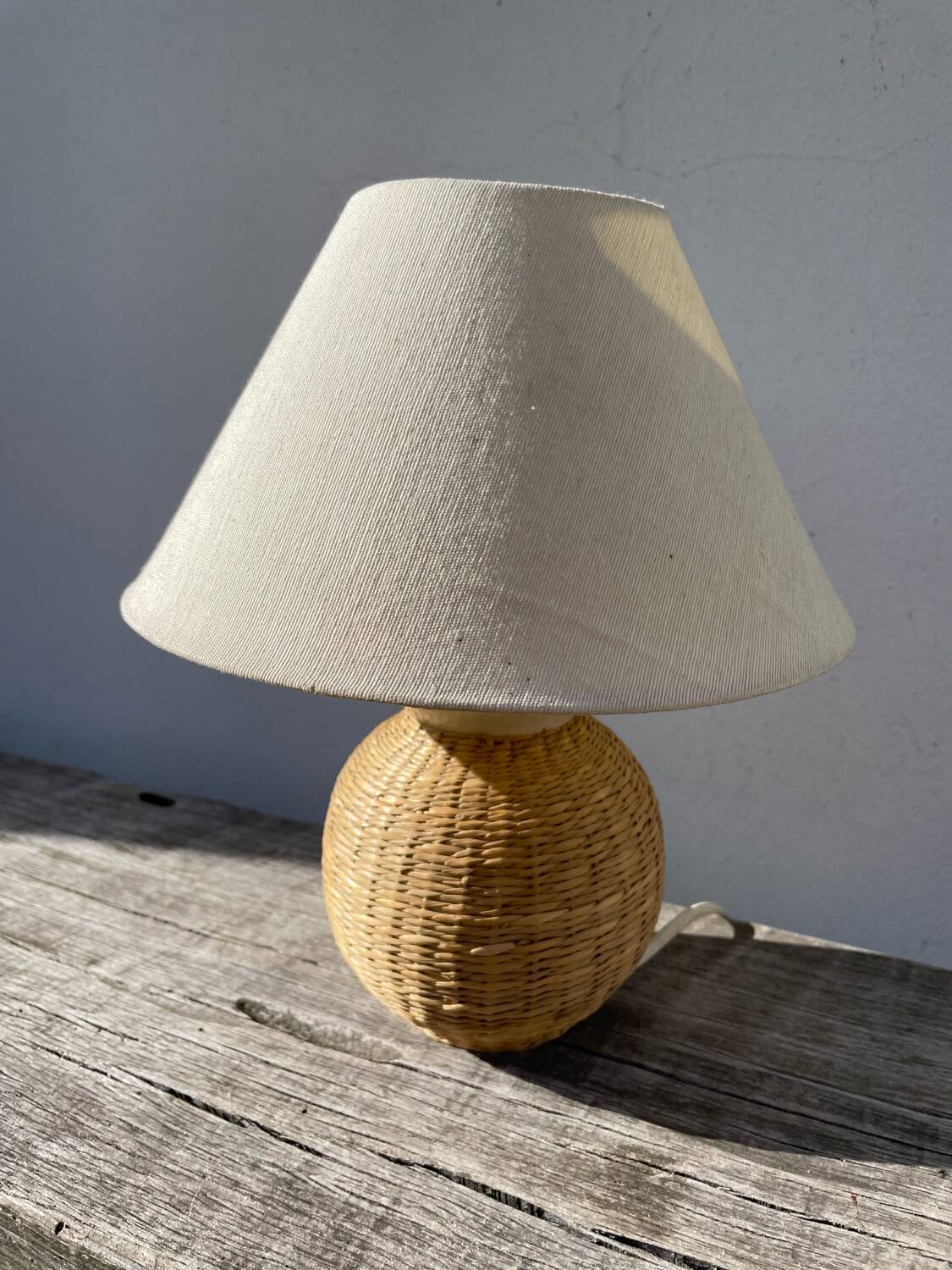 Rattan bedside lamp