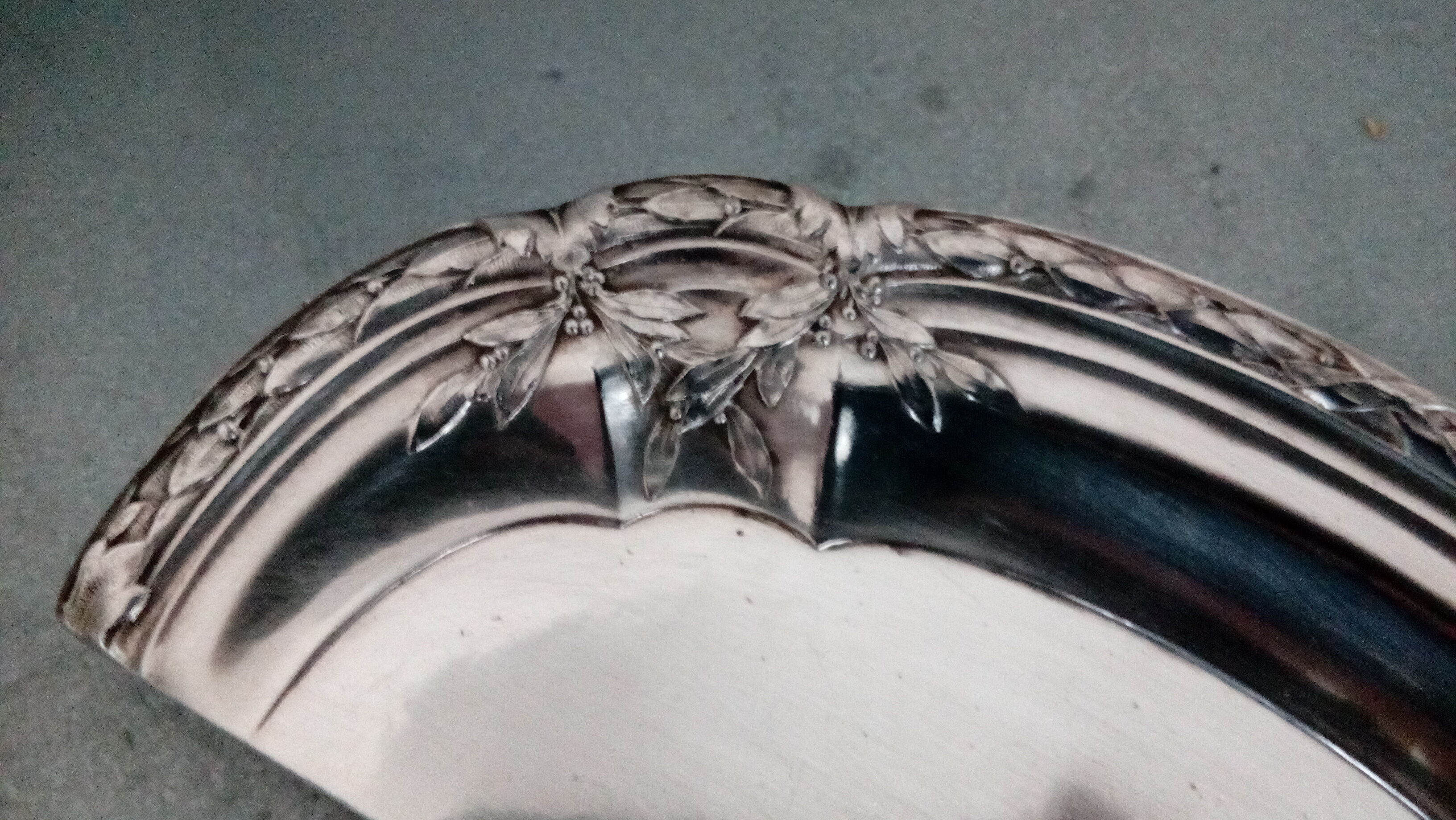 Pick-crumbs silver metal shovel