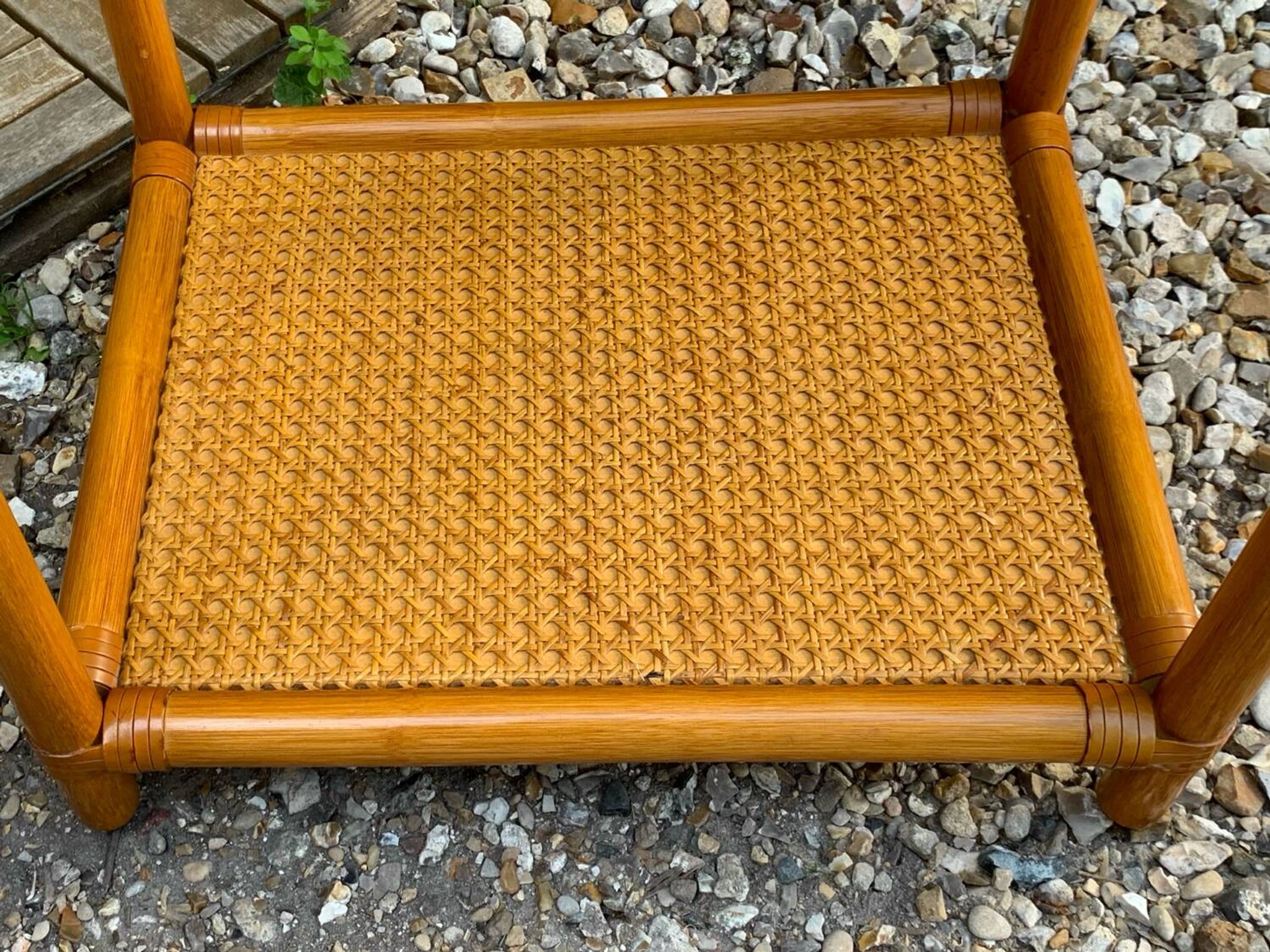 Dresser and its bedside table in rattan caning and vintage oak from the 1970s.