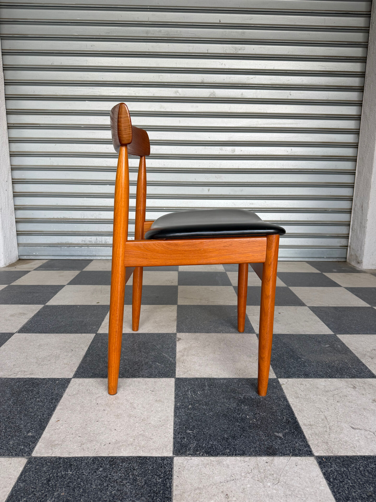 Lot de 4 chaises danoises en teck