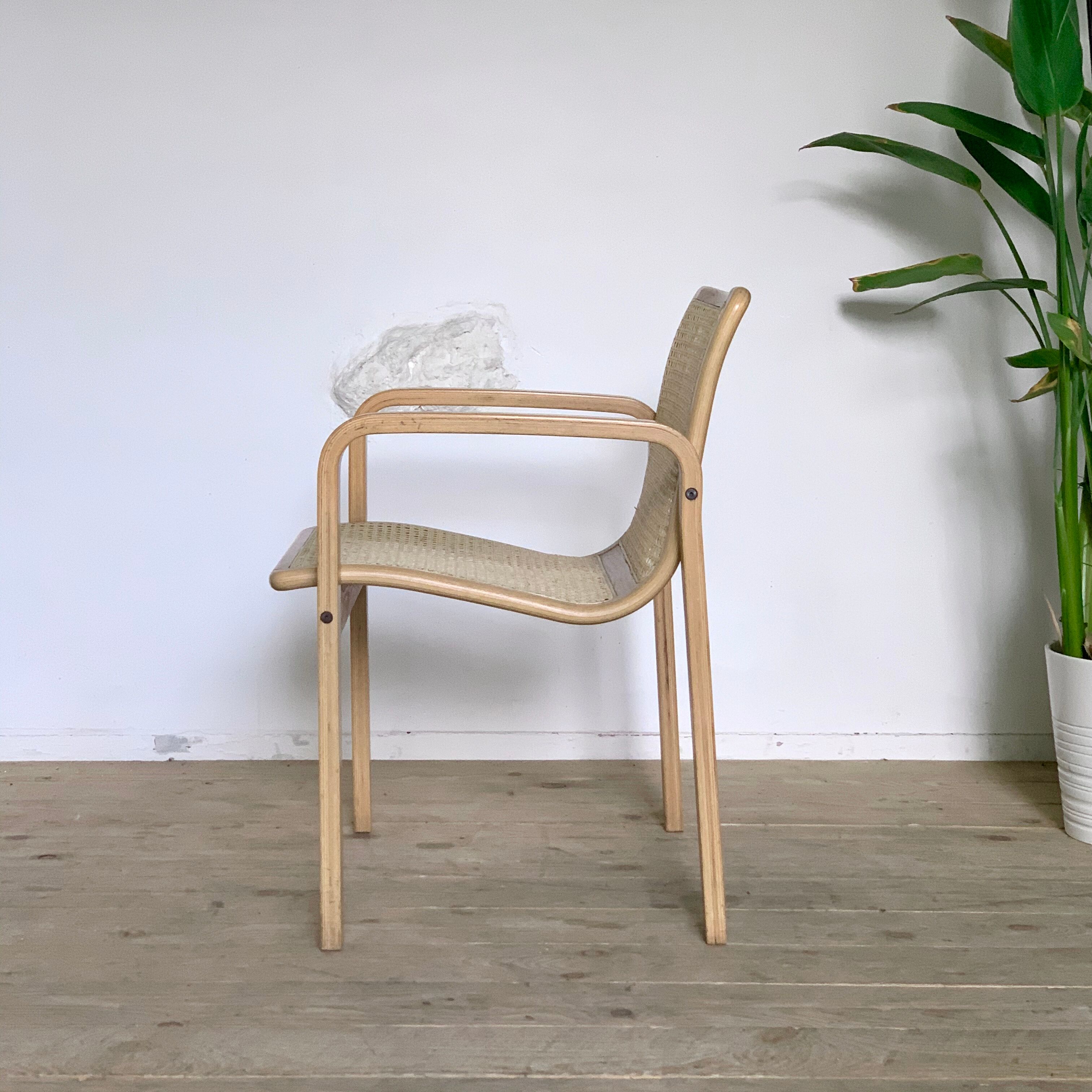 Fauteuil vintage en cannage