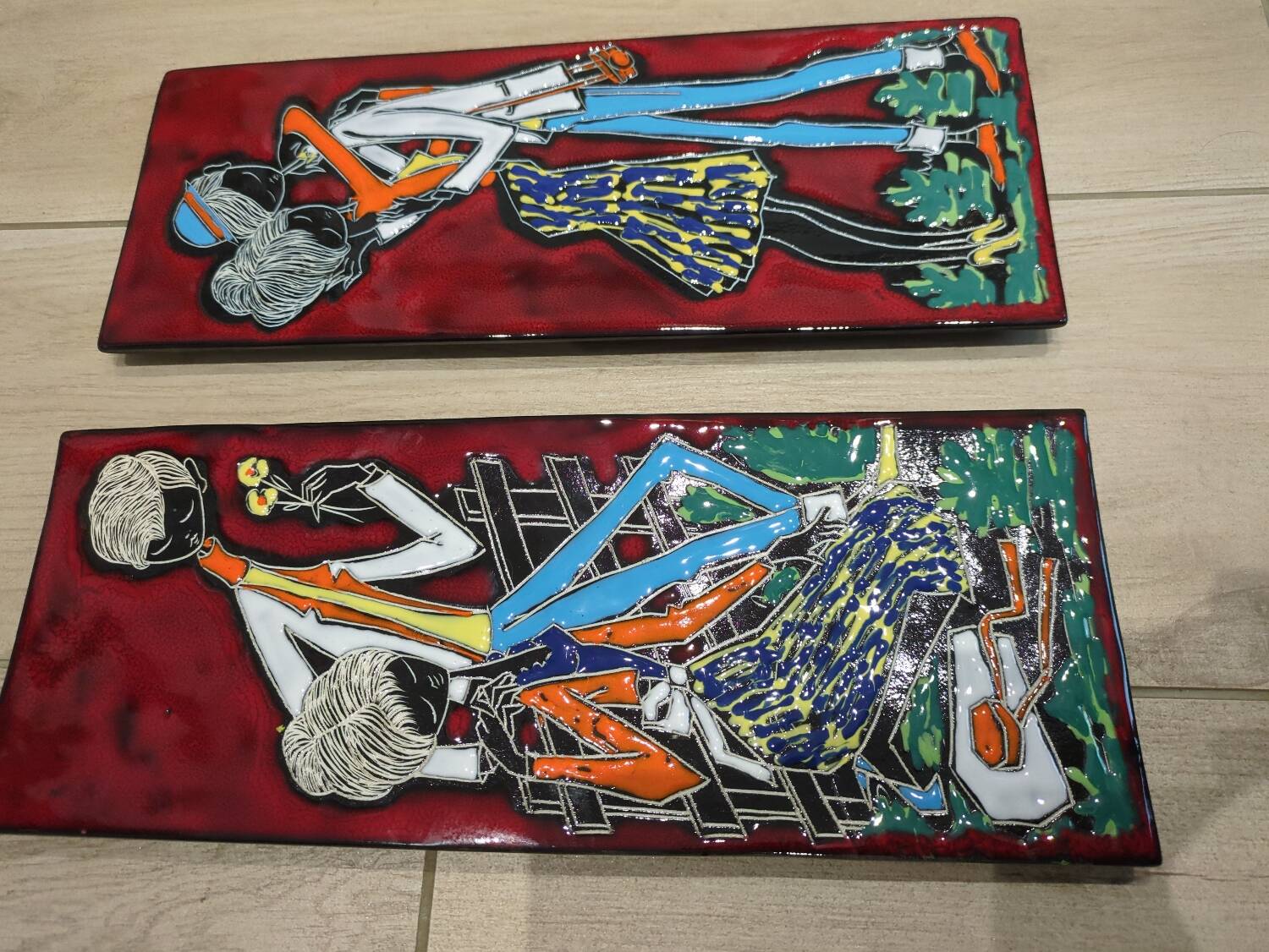 Set of 2 vintage wall decoration ceramics