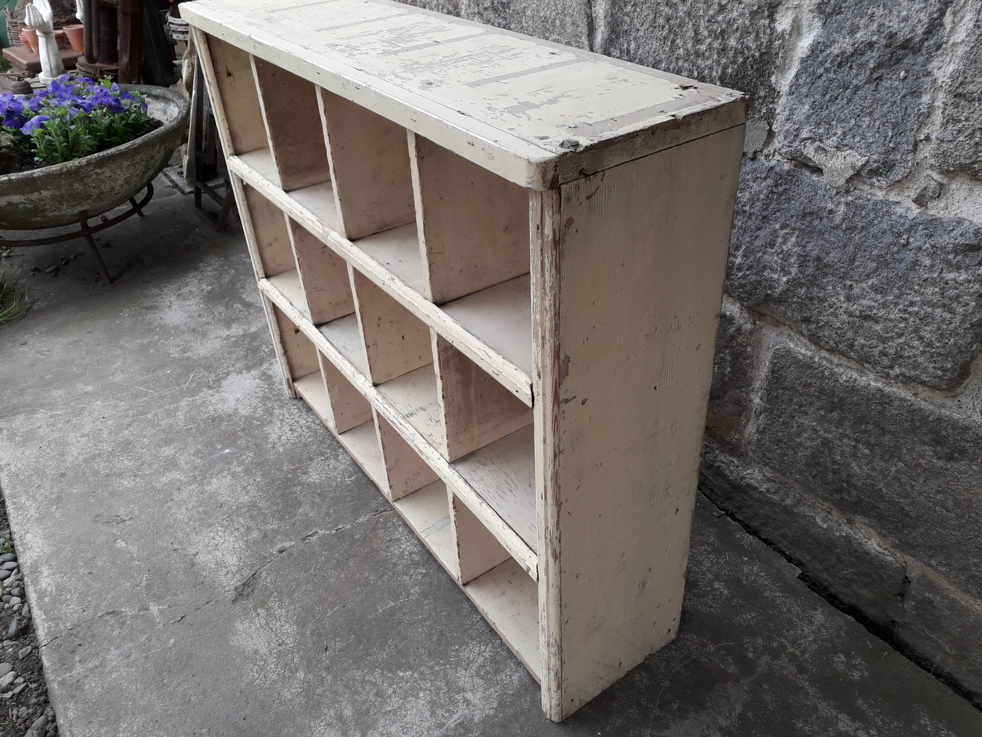 Rustic patinee shelf