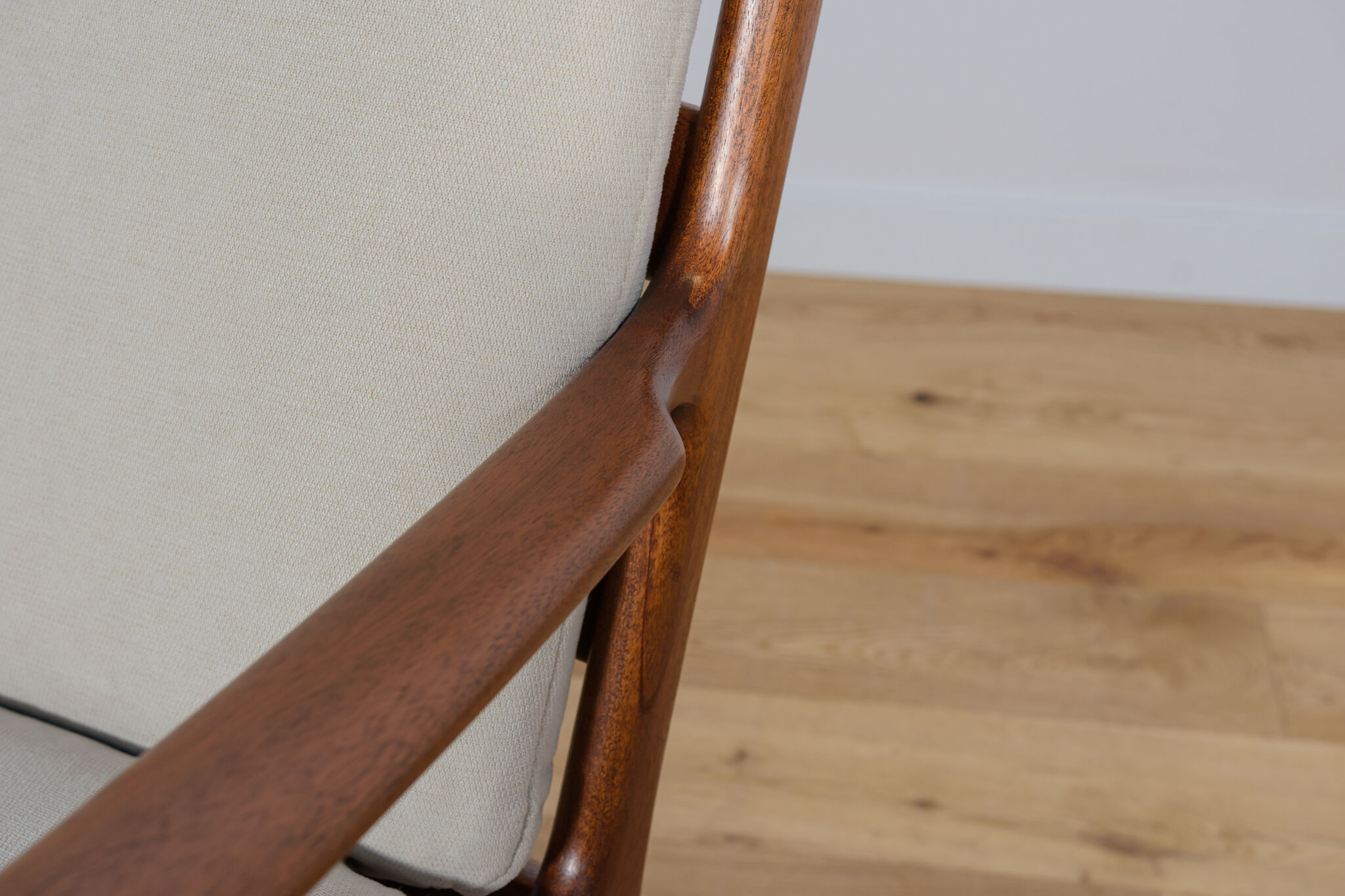 PJ112 Lounge Chairs by Ole Wanscher for Poul Jeppesens, 1960s, Set of 2