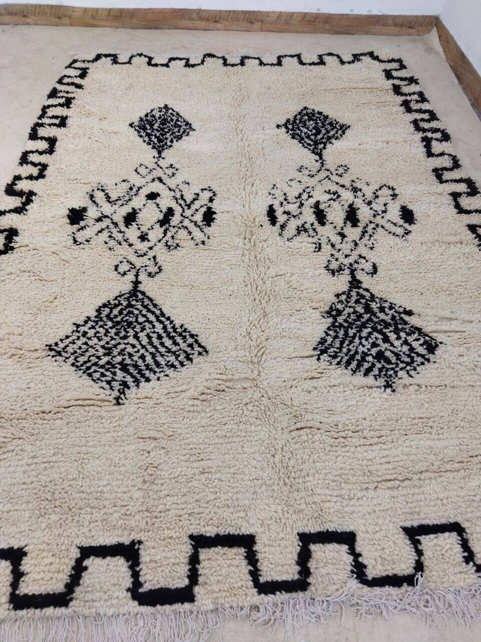 Handmade Moroccan Berber Rug 268 X 188 CM