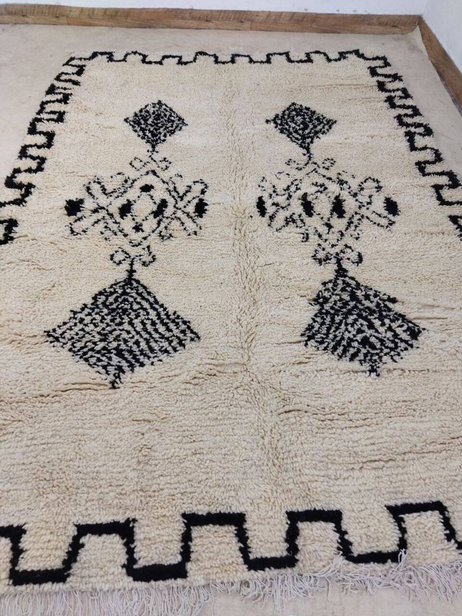 Handmade Moroccan Berber Rug 268 X 188 CM
