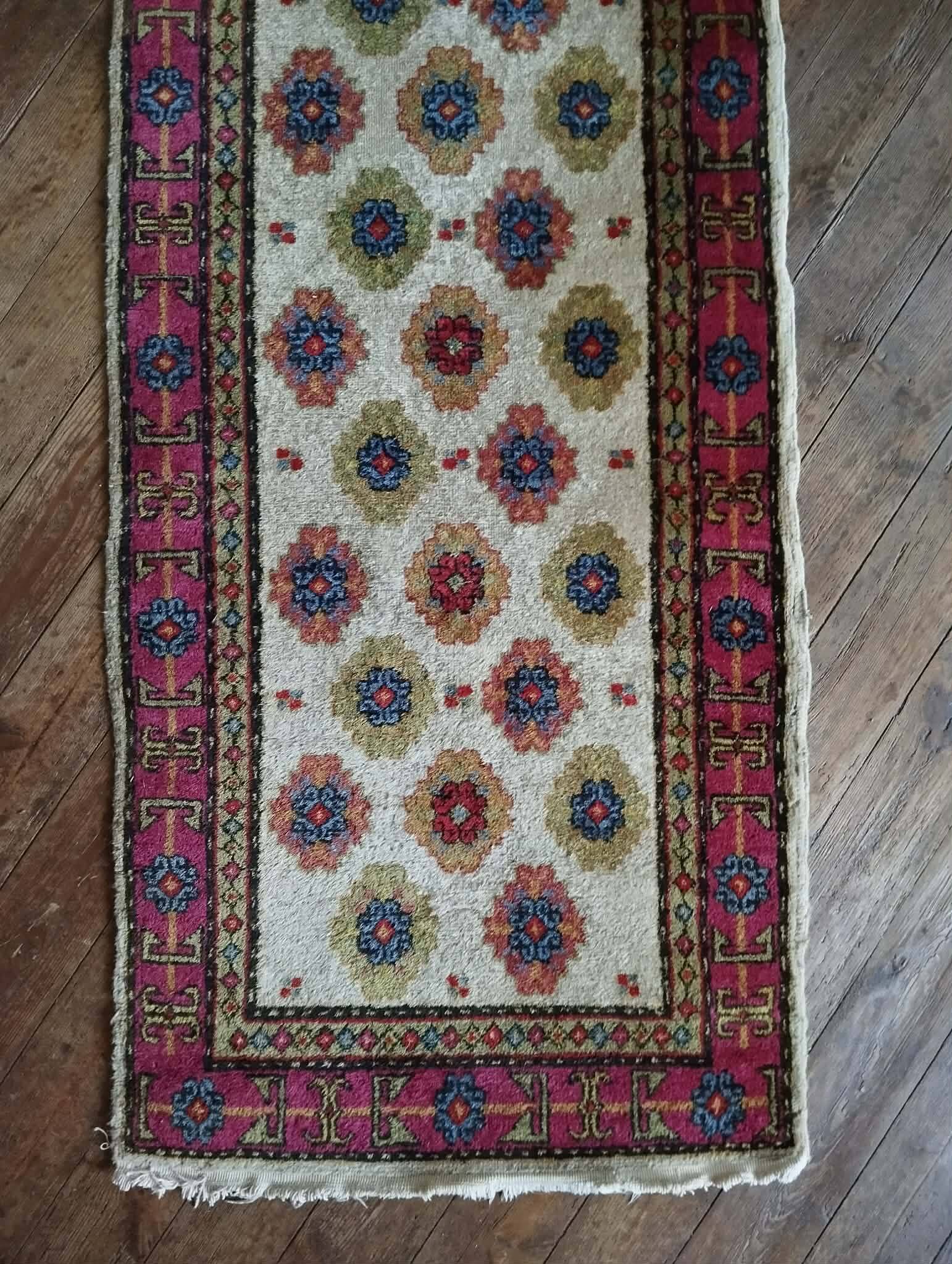 Handmade Sinkiang hallway rug 333x74cm