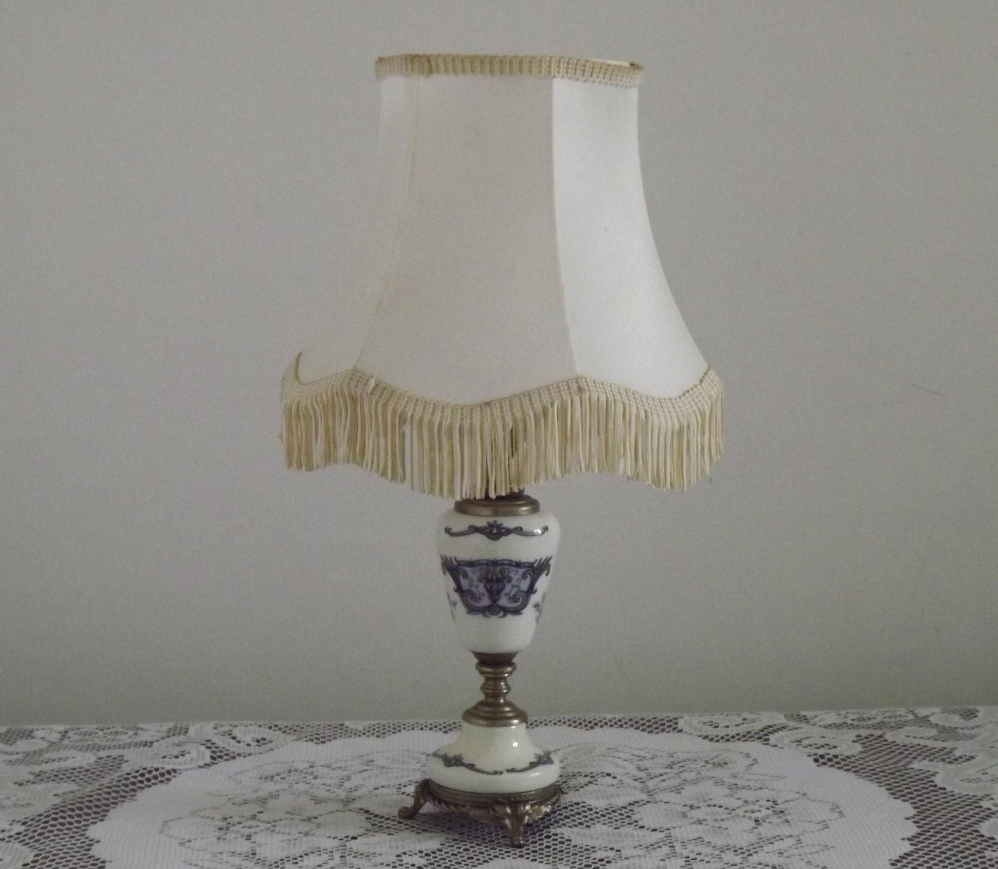 French Vintage Decorative Silver Metal and Porcelain Shaded Table Lamp