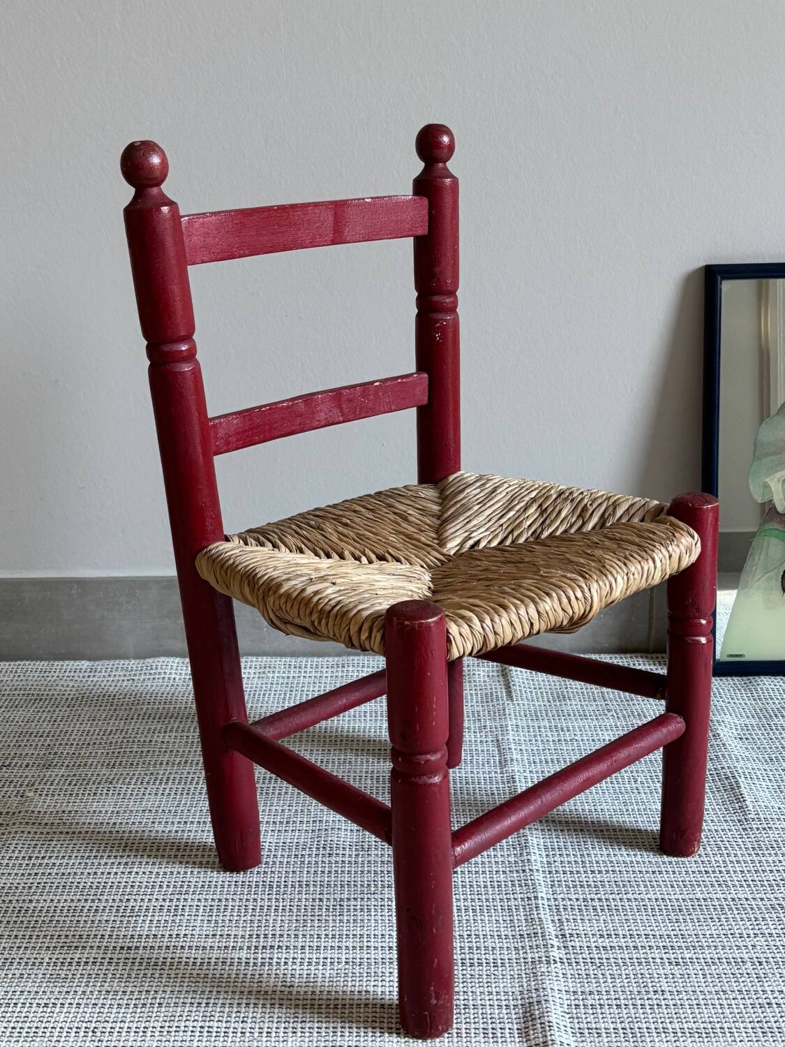 Chaise en bois et paille