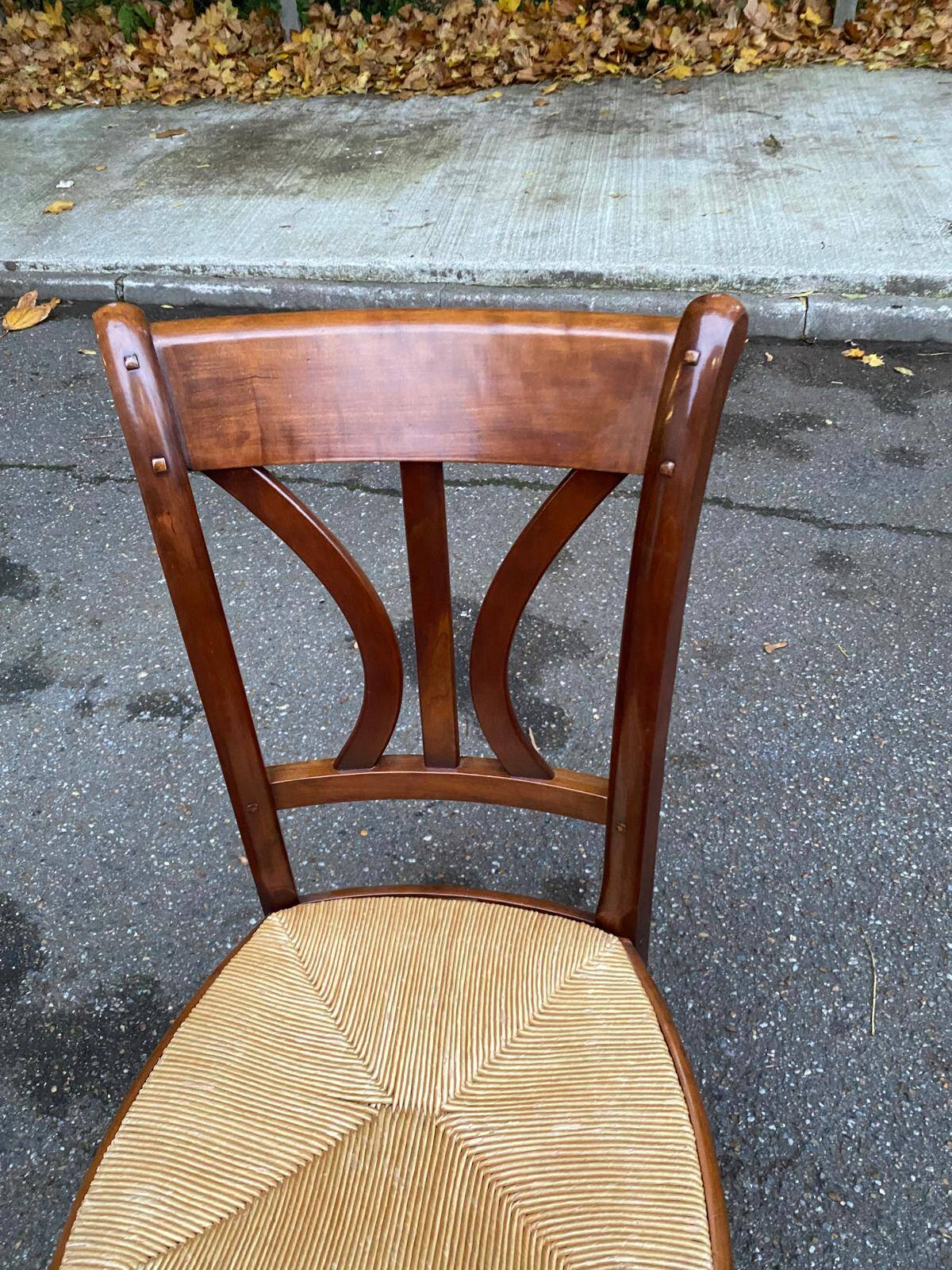 Louis XVI style chair in solid oak and straw.