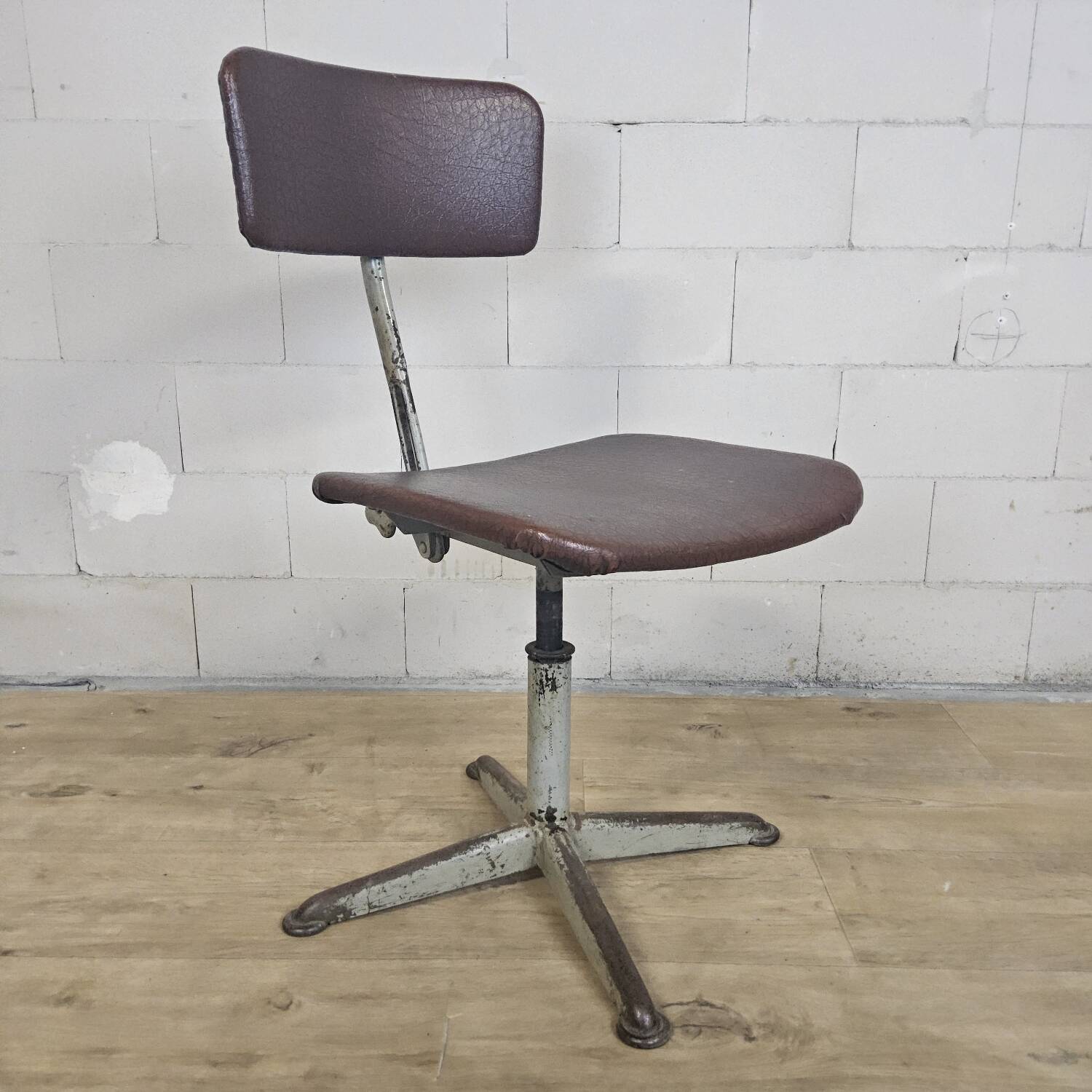 Vintage skai/metal adjustable industrial office chair (40s)