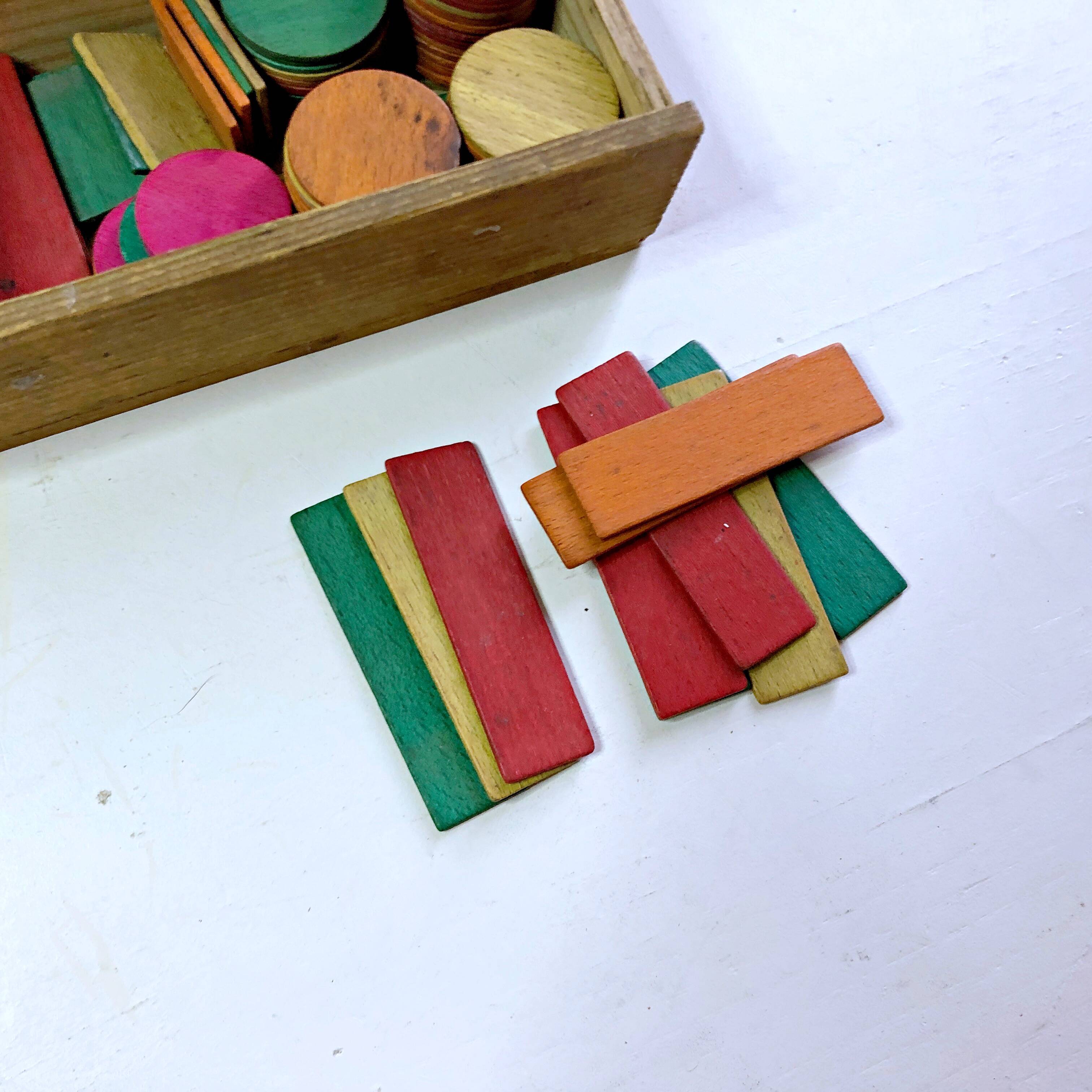 Boîte de 100 jetons en bois complète vintage France