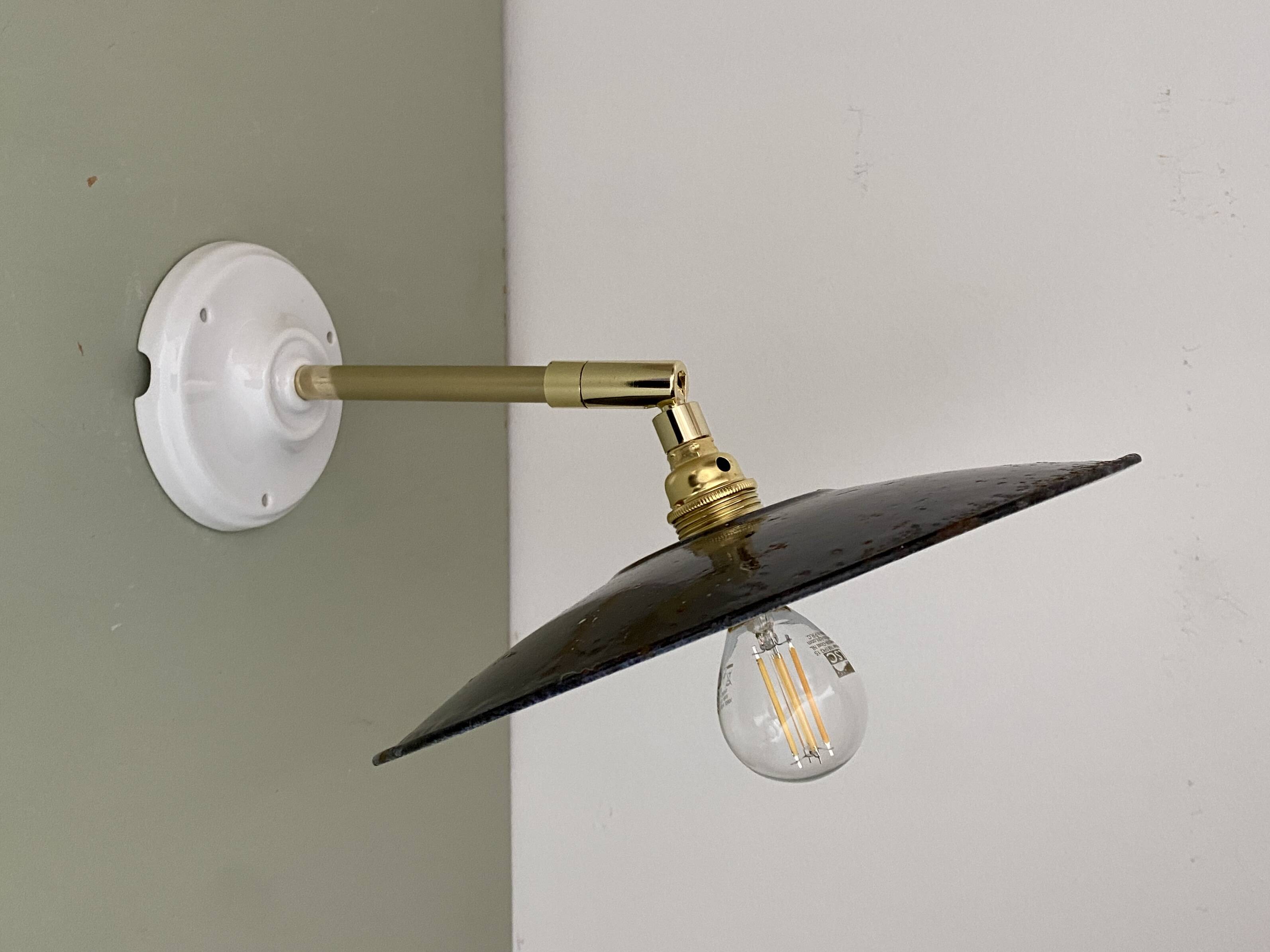 Vintage lampshade wall light in enamelled sheet metal (ref 2)