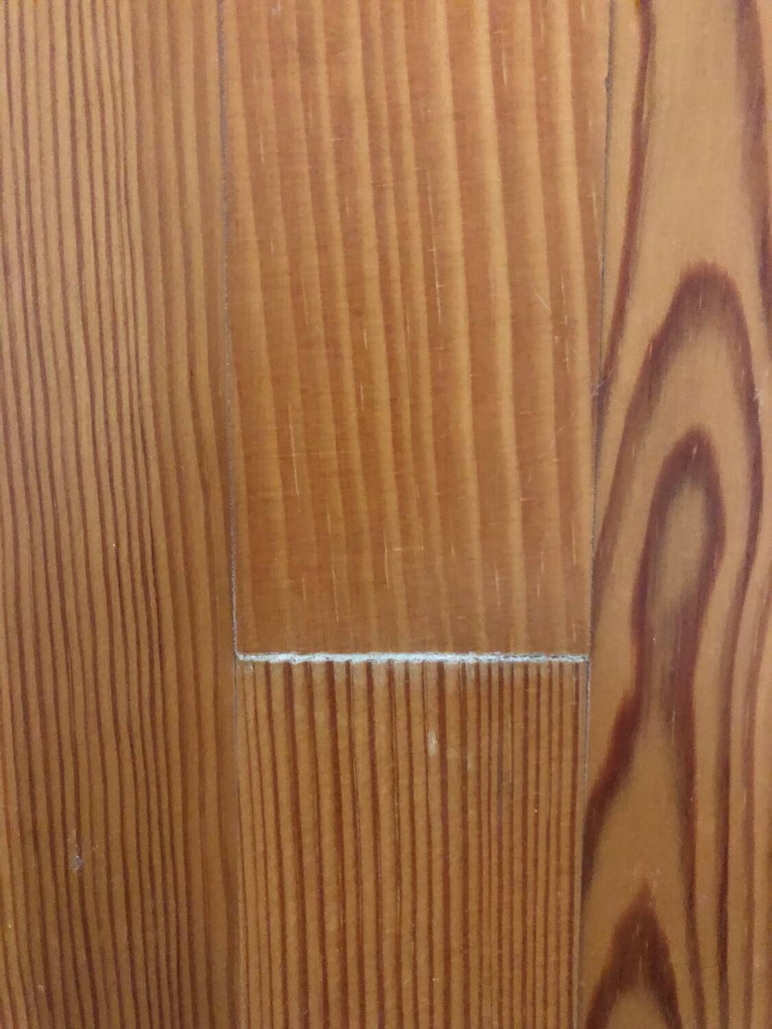 Rainer Daumiller extendable solid wood round table