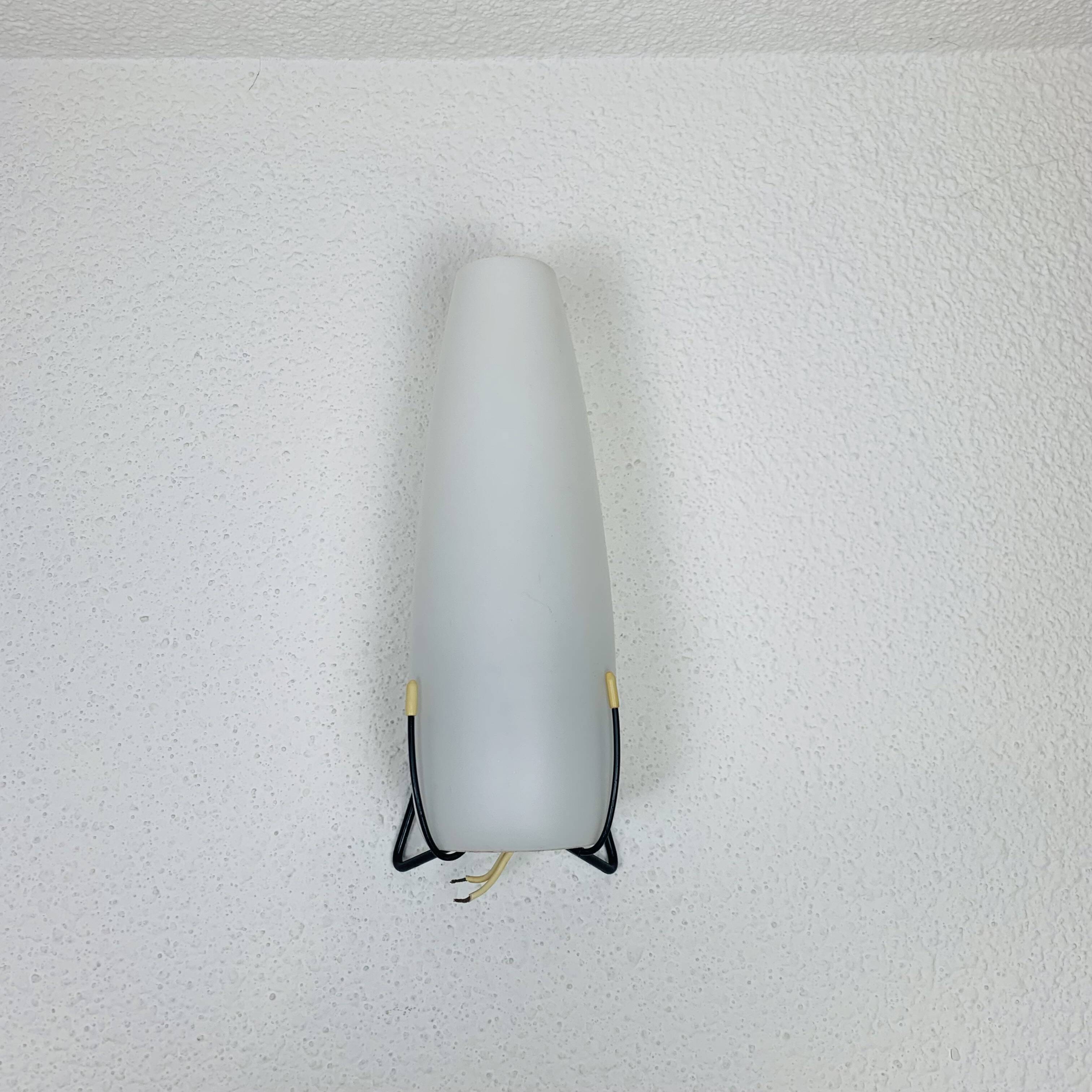 Louis Kalff 50s opaline wall lamp