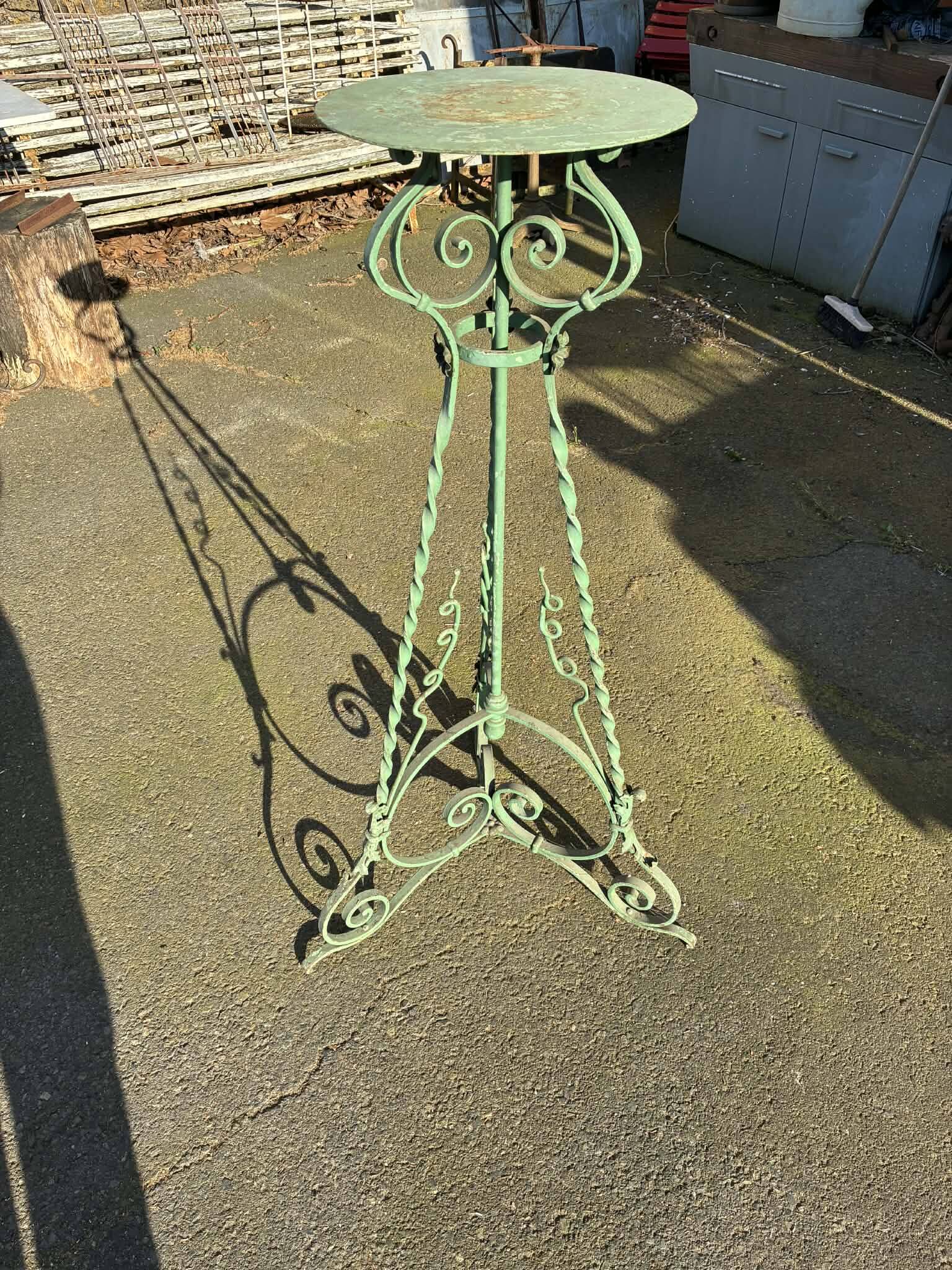 Plant stand, pot holder